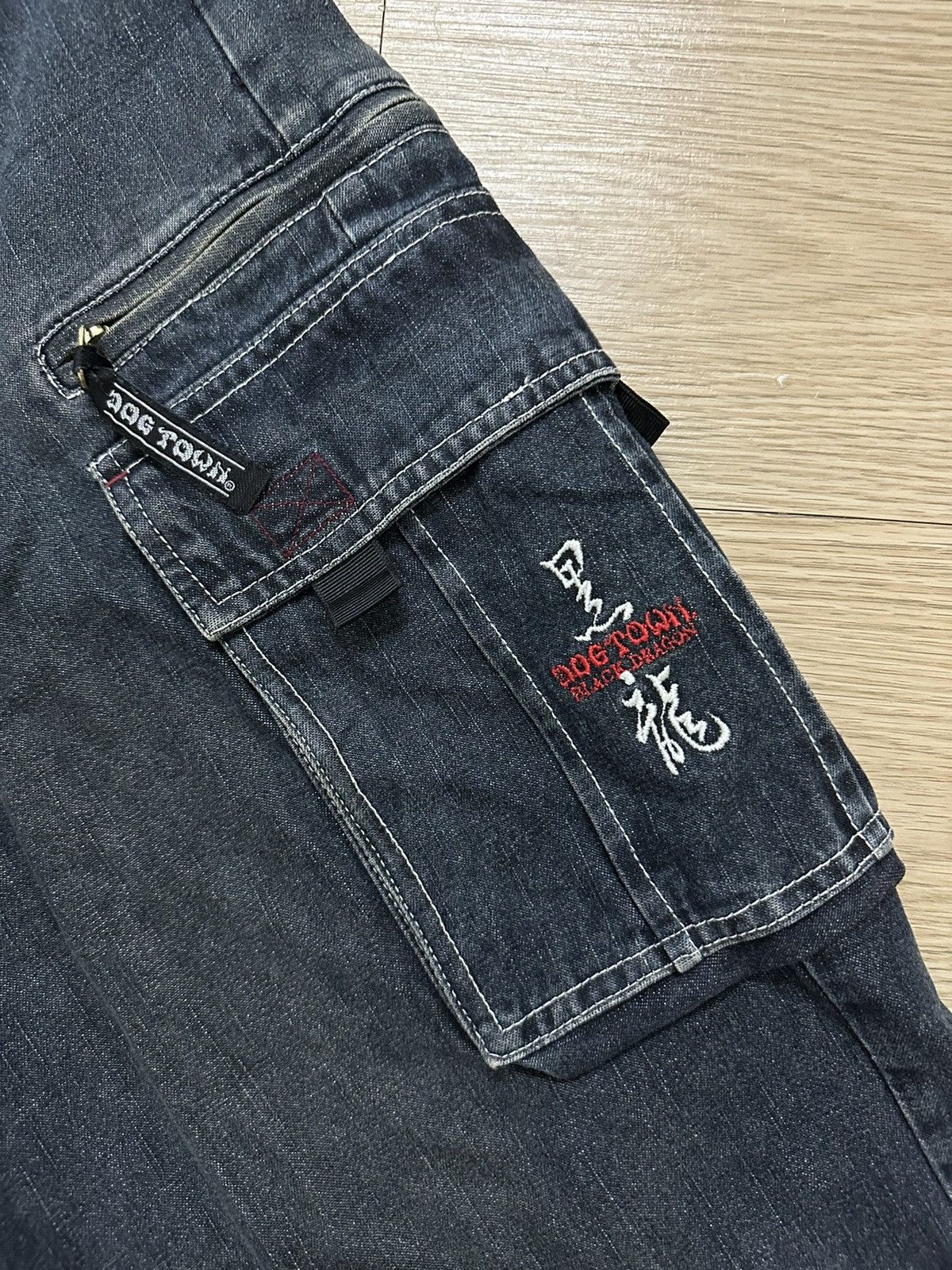 Dogtown × Vintage Rare Vintage Dogtown Black Dragon Multi Pocket Baggy Jorts Size US 32 / EU 48 - 9 Thumbnail
