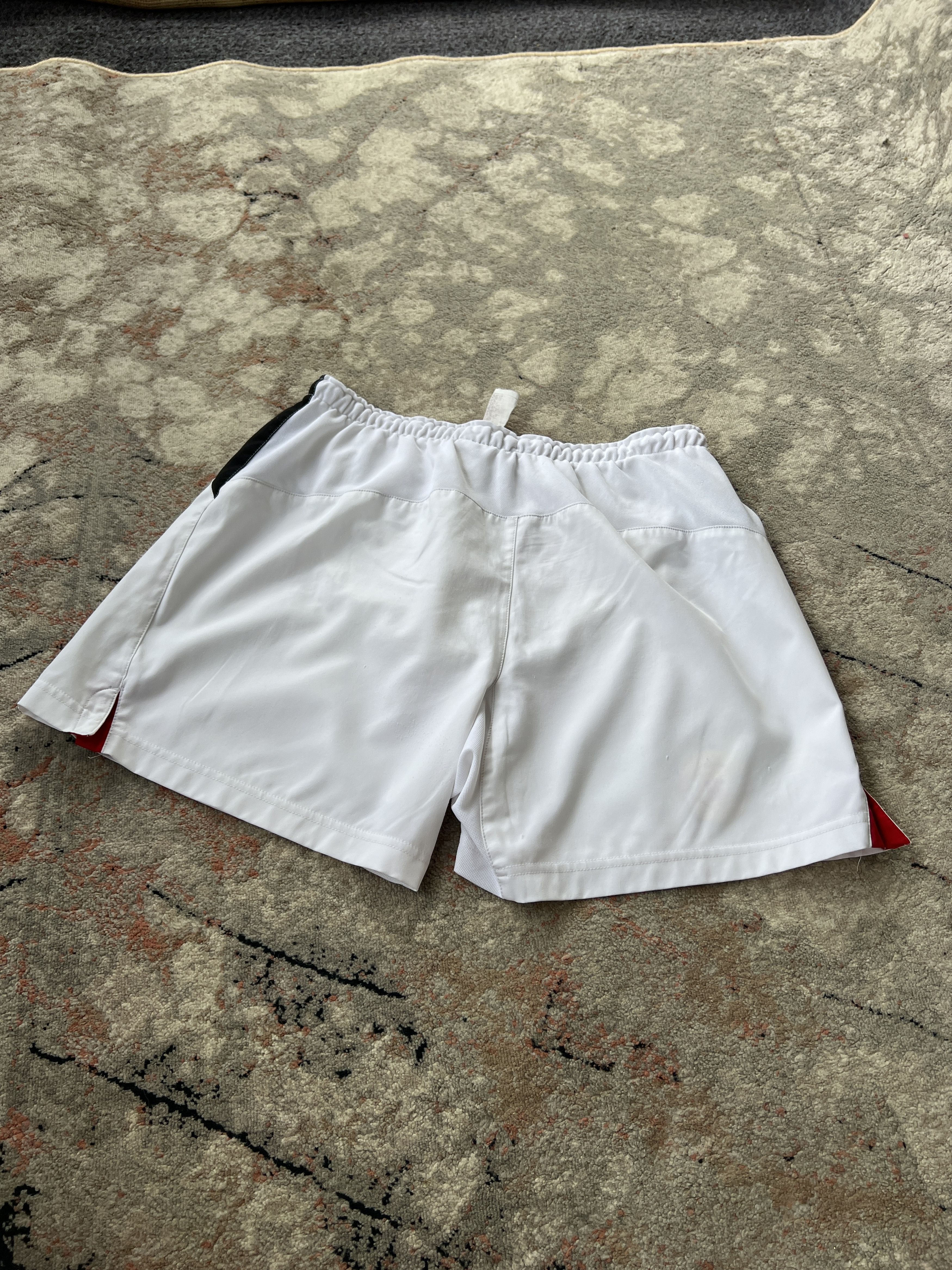 Nike Nike Vintage Manchester United Shorts Size US 32 / EU 48 - 9 Thumbnail