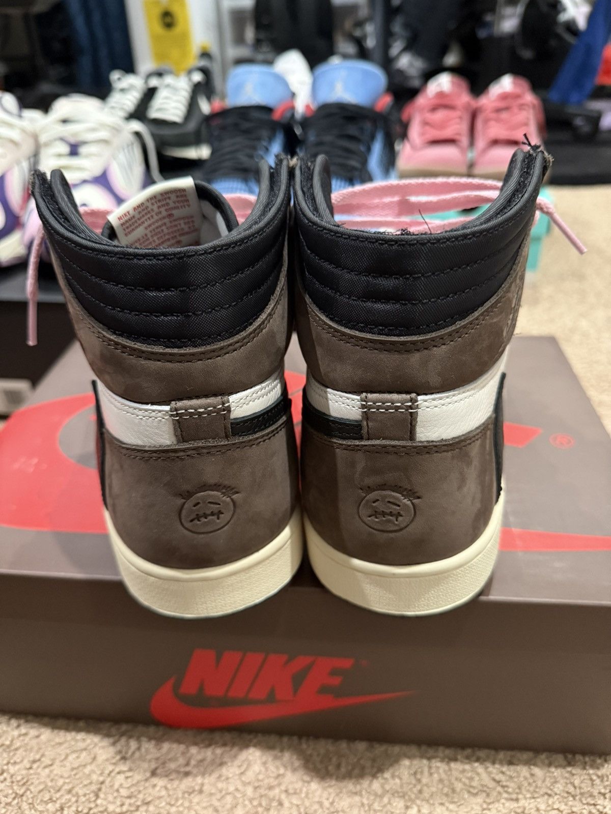 Jordan Brand × Travis Scott Travis Scott Jordan 1 Mocha Size US 10 / EU 43 - 4 Thumbnail