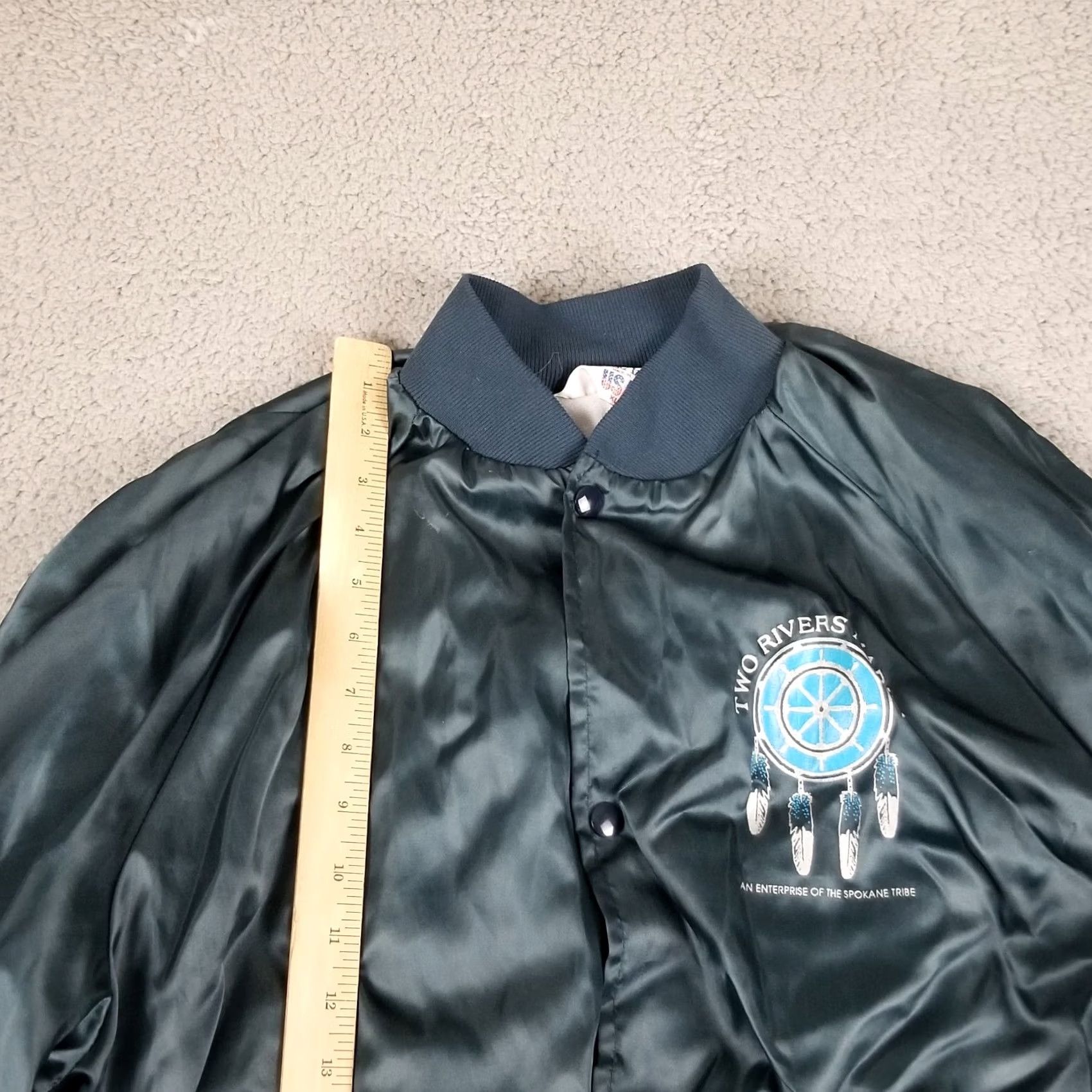 Vintage VINTAGE Tribal Satin Bomber Jacket Men XL Tribal Spokane Tribe Two Rivers Marina Boats 80s 90s Size US XL / EU 56 / 4 - 3 Thumbnail