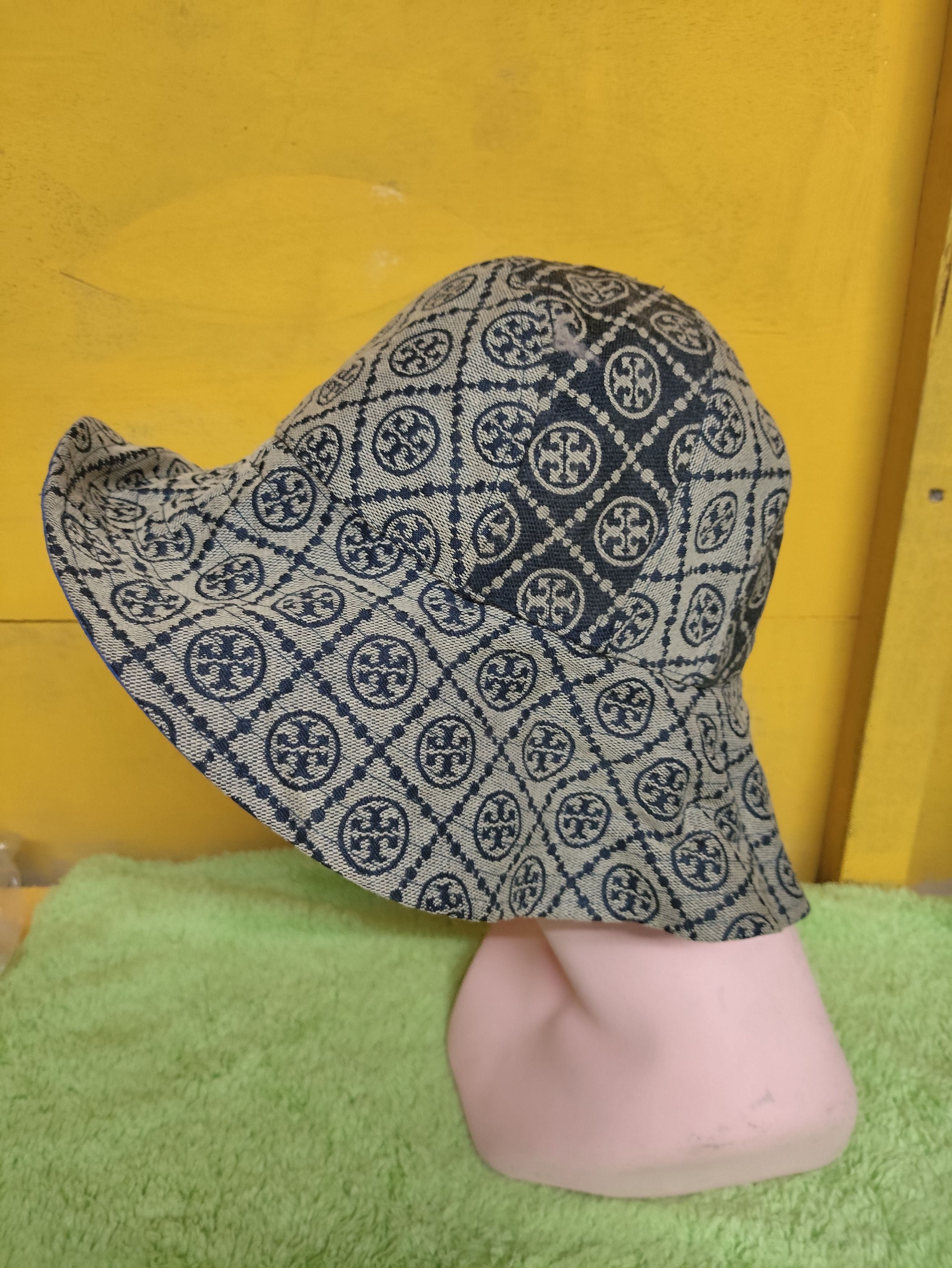 Vintage Vintage Hat Hologram Like GUCC1 Design Free size Size ONE SIZE - 8 Thumbnail