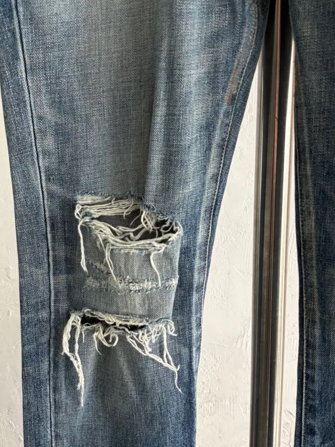 Saint Laurent Paris Saint Laurent 18FW Distressed Denim Jeans Size US 32 / EU 48 - 6 Thumbnail