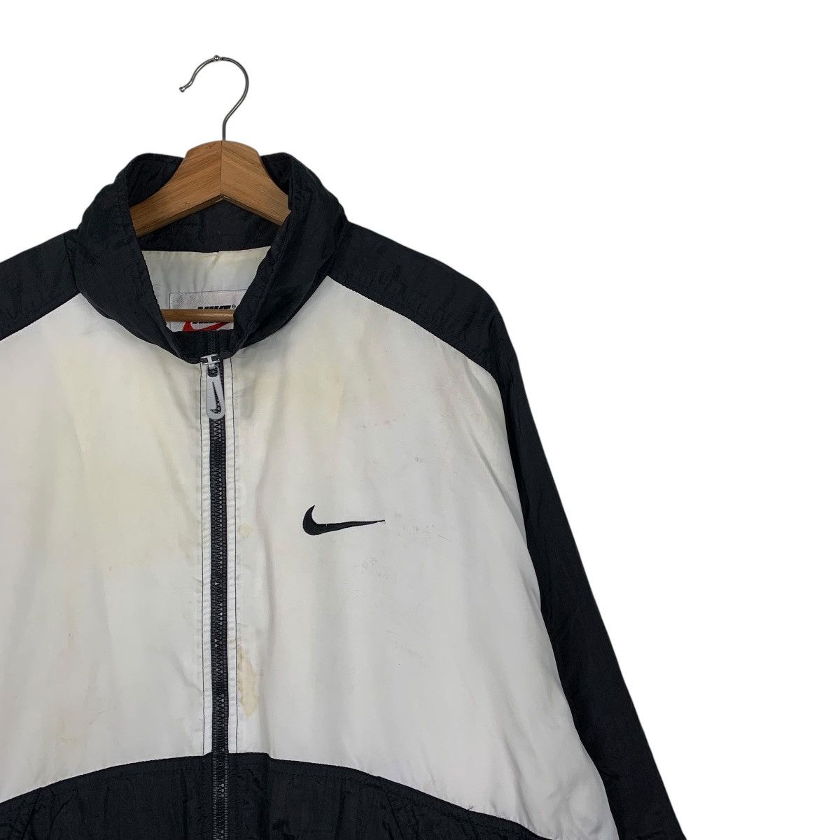Nike Vintage Nike Big Logo Swoosh Windbreaker Jacket Size US L / EU 52-54 / 3 - 6 Thumbnail