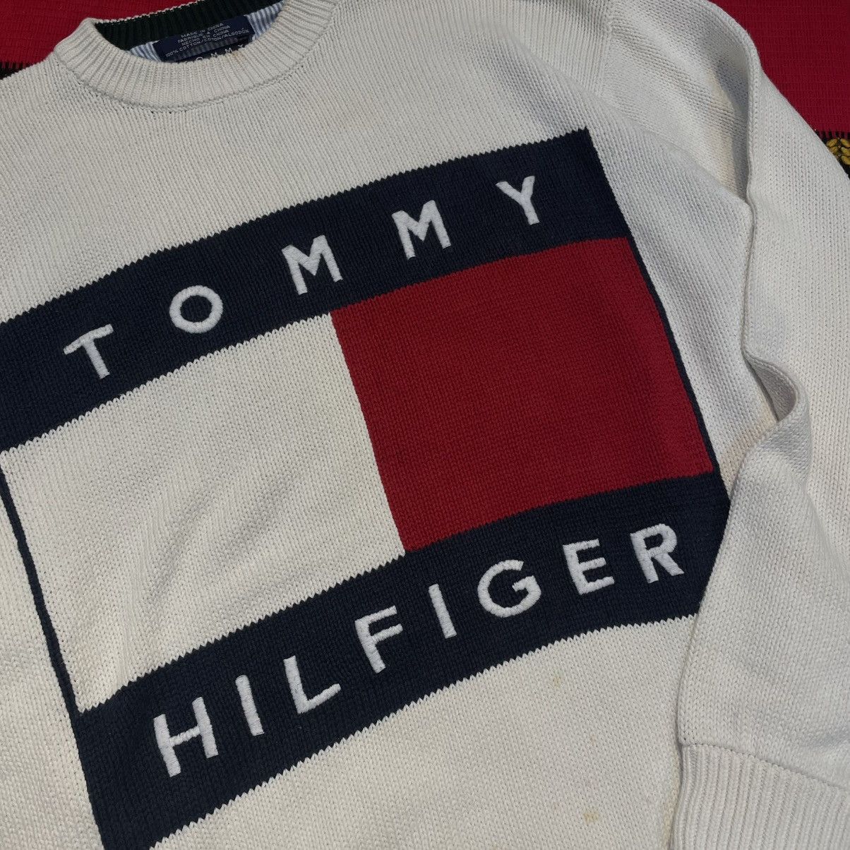 Tommy Hilfiger Vintage Knitwear Embroidery Tommy Hilfiger Size US L / EU 52-54 / 3 - 2 Thumbnail