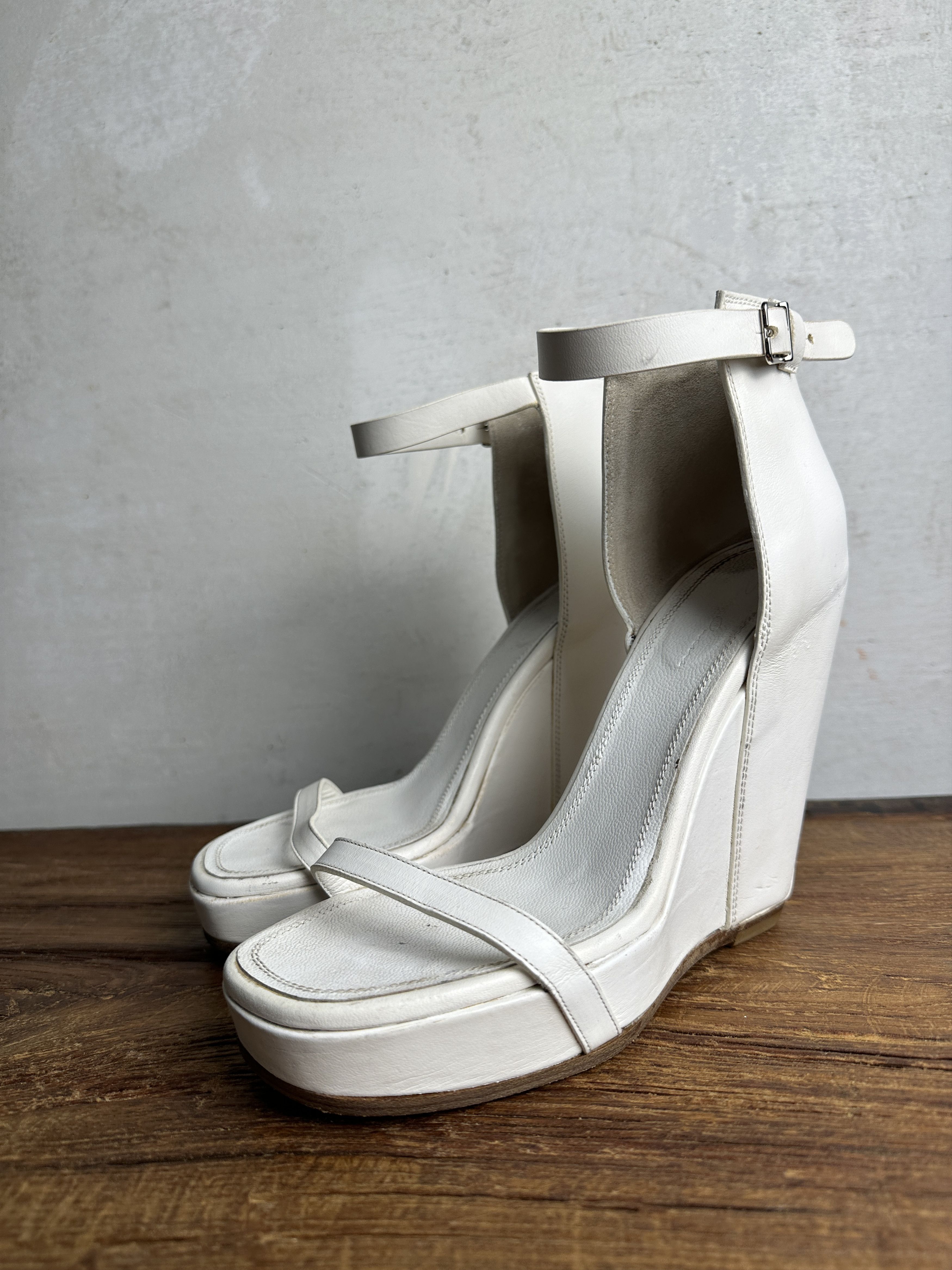 Rick Owens Rick Owens White Wedge Sandals Size US 9.5 / IT 39.5 - 2 Thumbnail