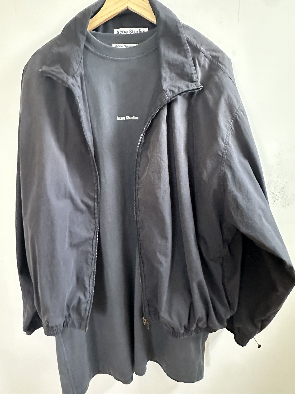 Acne Studios Acne Studios Zippered Logo Jacket & Long Logo T-Shirt Size US M / EU 48-50 / 2 - 2 Thumbnail