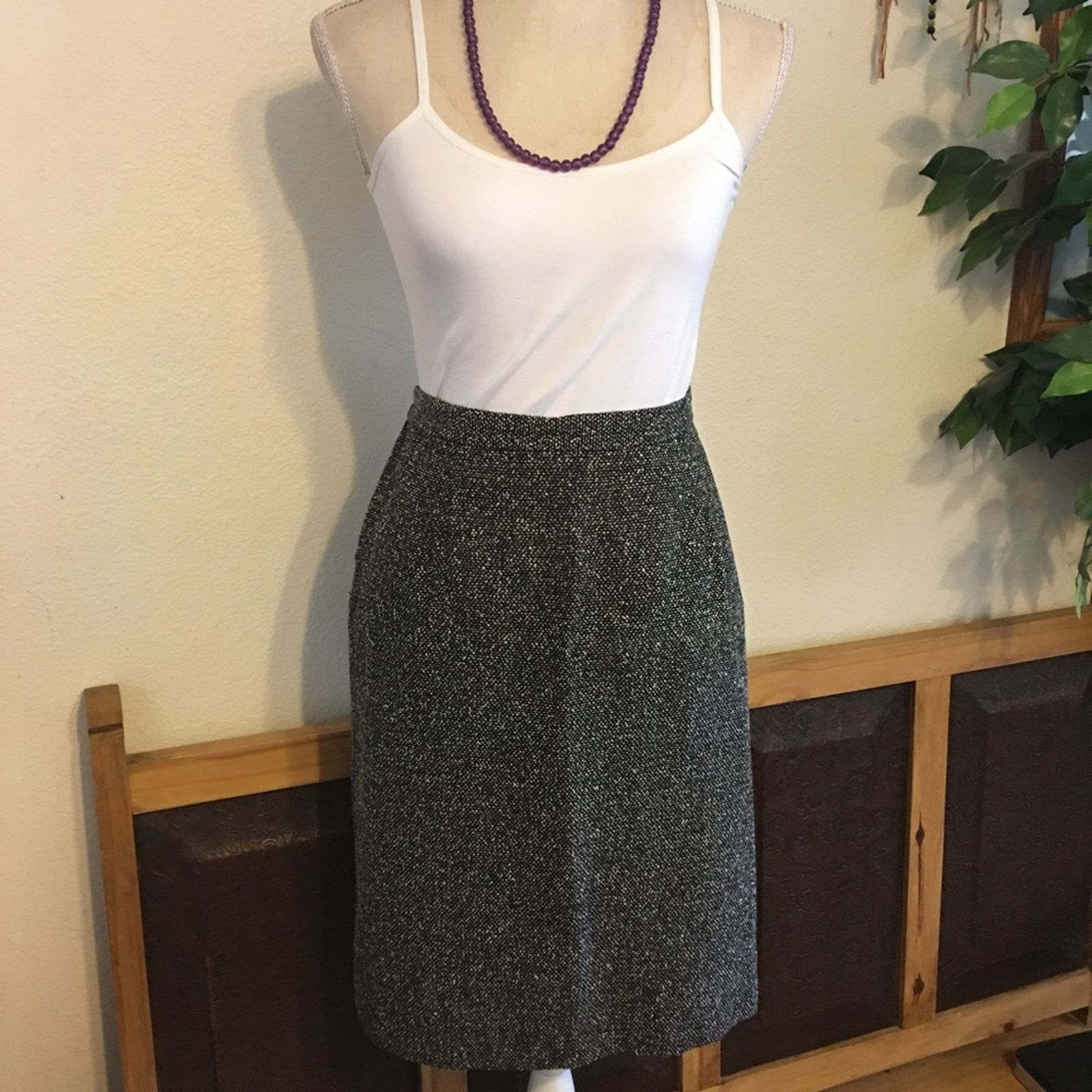 Vintage Villager black & white boucle career skirt suit 10 Size L / US 10 / IT 46 - 3 Thumbnail