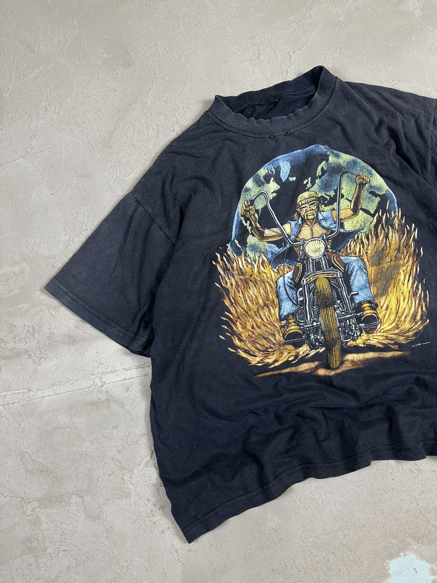Vintage Vintage Y2k Sunfaded Zip It London Washed Faded Boxy T-shirt Size US L / EU 52-54 / 3 - 2 Thumbnail