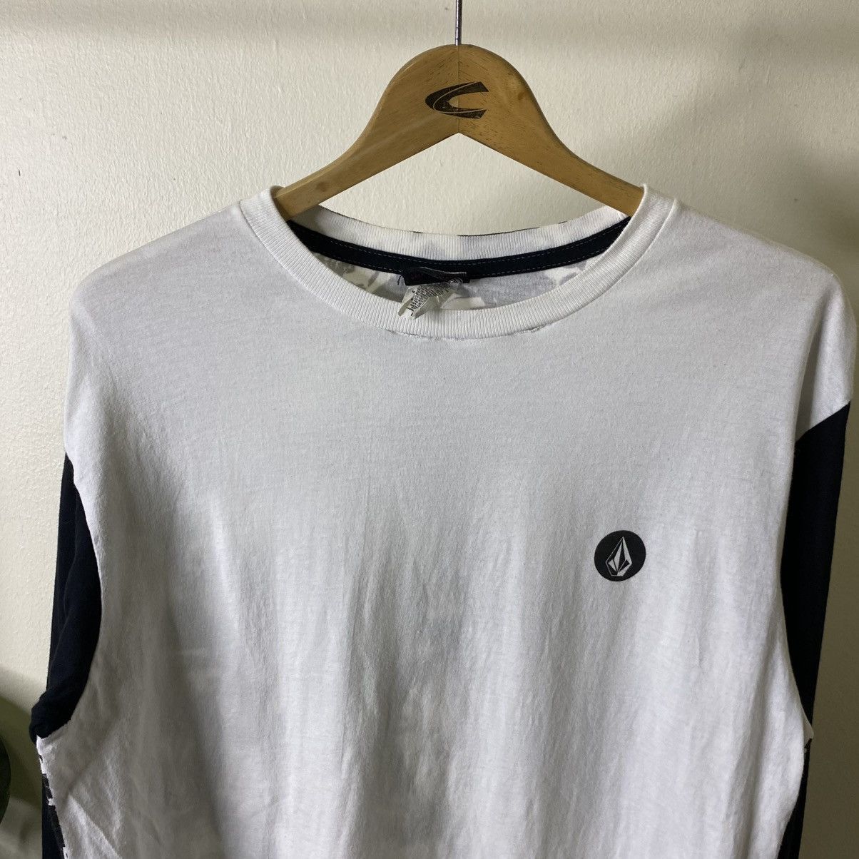 Volcom Vintage Y2K Volcom Skateboard Overprint LS Skater T Shirt Size US M / EU 48-50 / 2 - 6 Thumbnail