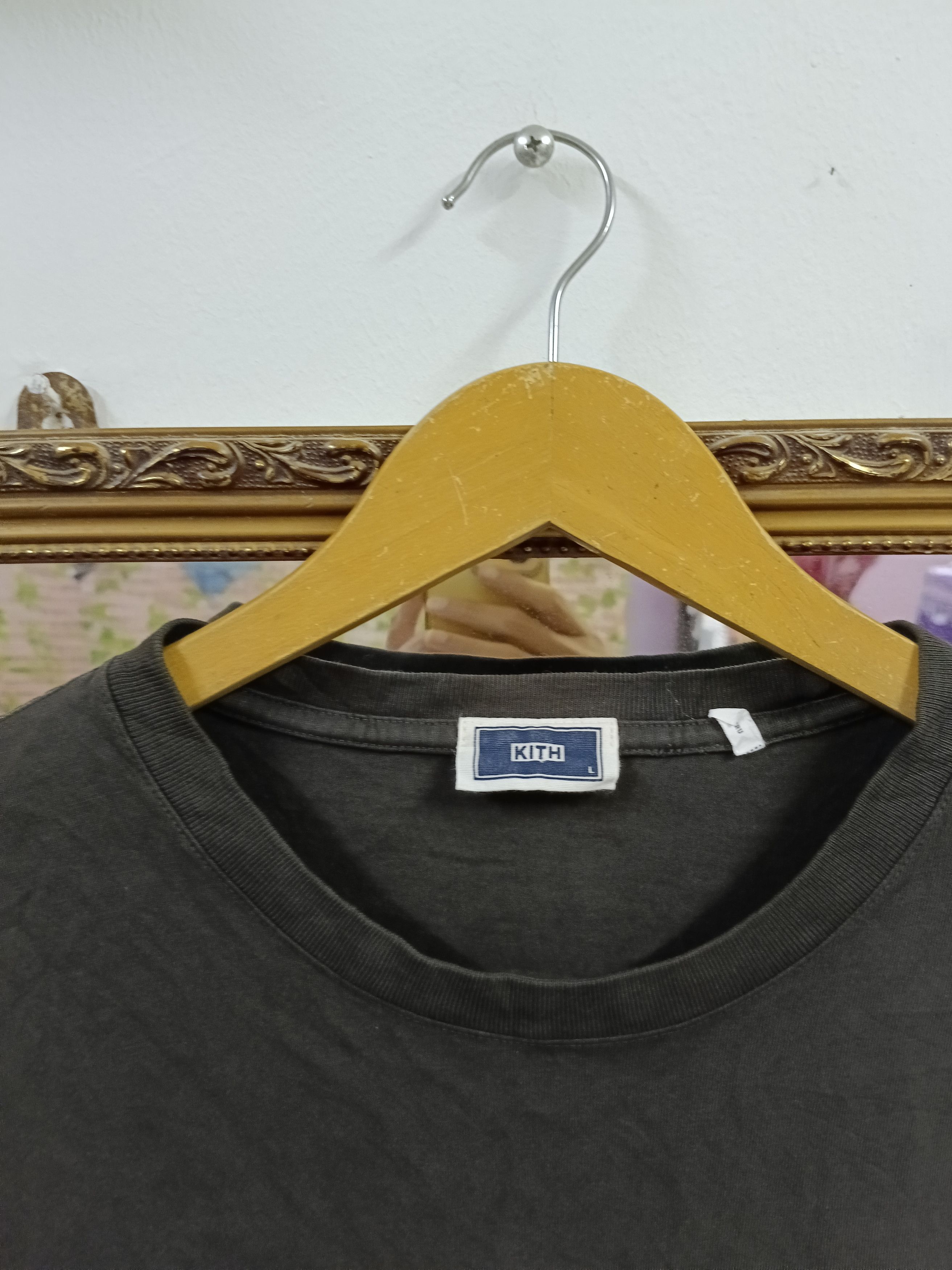 Kith KITH🔥 LONG SLEEVE T SHIRT Size US L / EU 52-54 / 3 - 6 Thumbnail