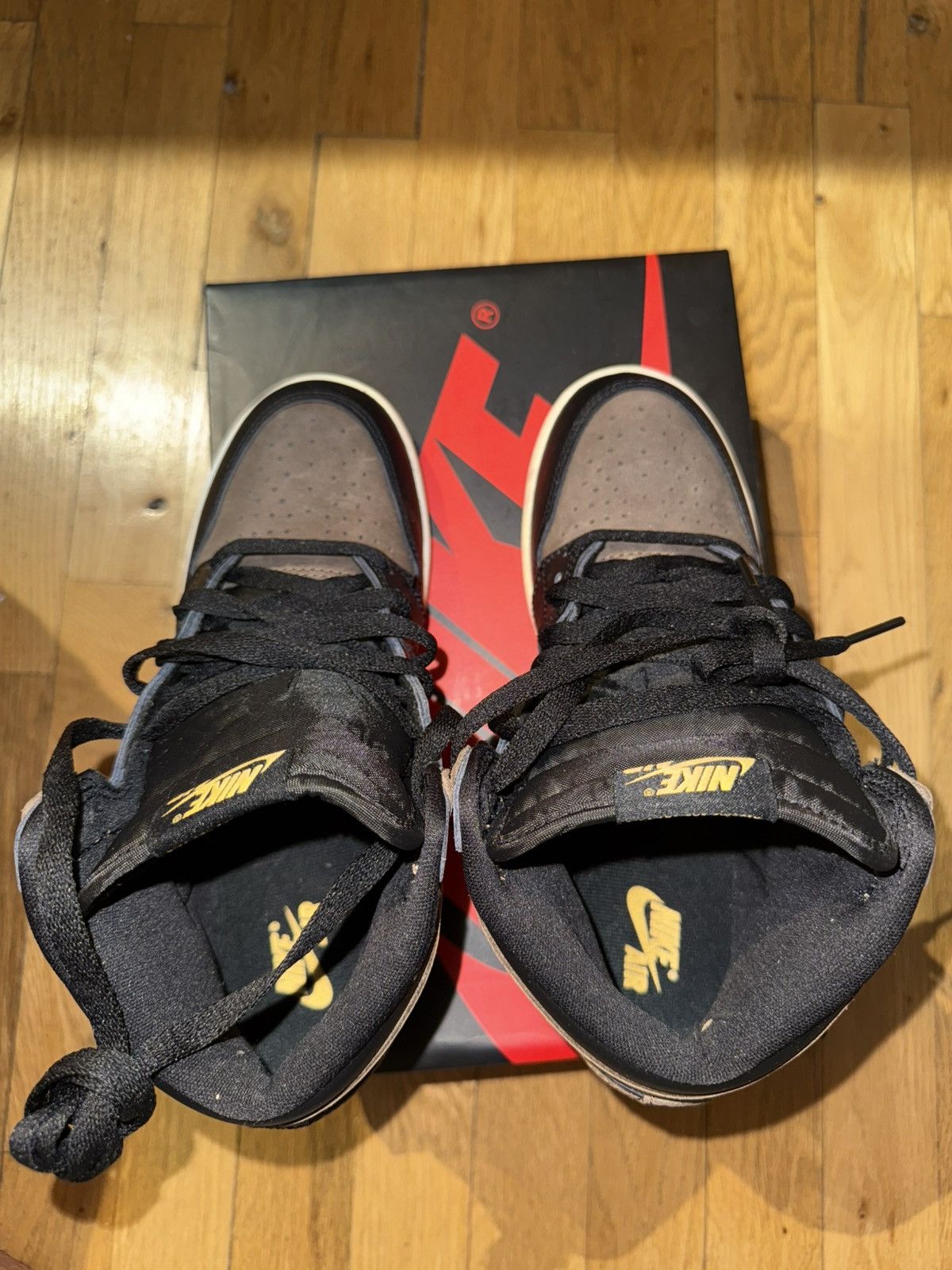 Jordan Brand Jordan 1 Mocha Size US 6 / EU 39 - 3 Thumbnail