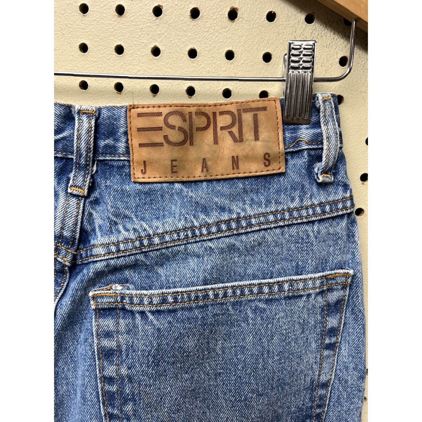 Esprit VINTAGE Esprit Jeans Women's Jeans 11 High Waist Tapered Leg Blue Denim Straight Medium Wash 90s? No, current decades: None specified. Size 32" / US 10 / IT 46 - 3 Thumbnail