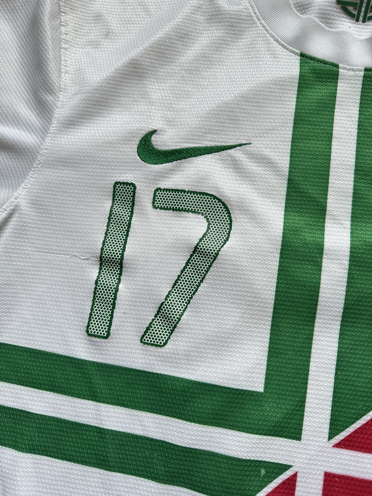 Nike 2012 Nike Portugal Euro Luis Nani #17 Vintage Soccer Jersey Size US M / EU 48-50 / 2 - 4 Thumbnail