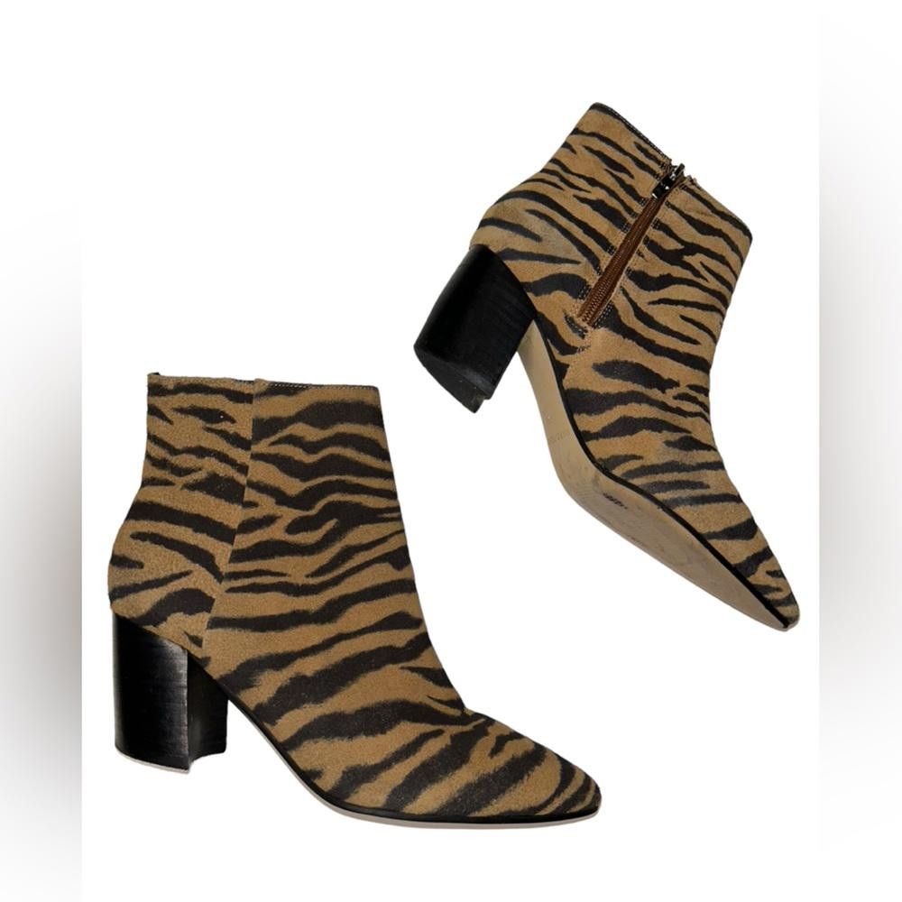 Designer Marc Fisher l Parana Tiger Striped Booties Size 6 Size US 6 / IT 36 - 7 Thumbnail