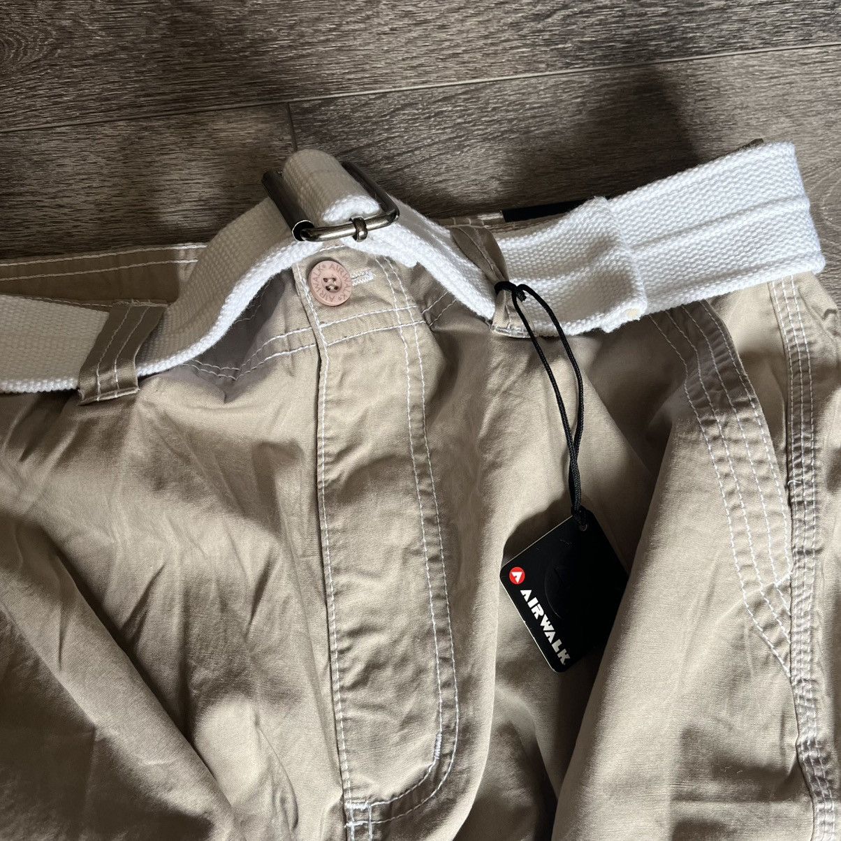 Airwalk New Vintage 2000s Airwalk Cargo Belted Skater Baggy Shorts Size US 32 / EU 48 - 8 Thumbnail