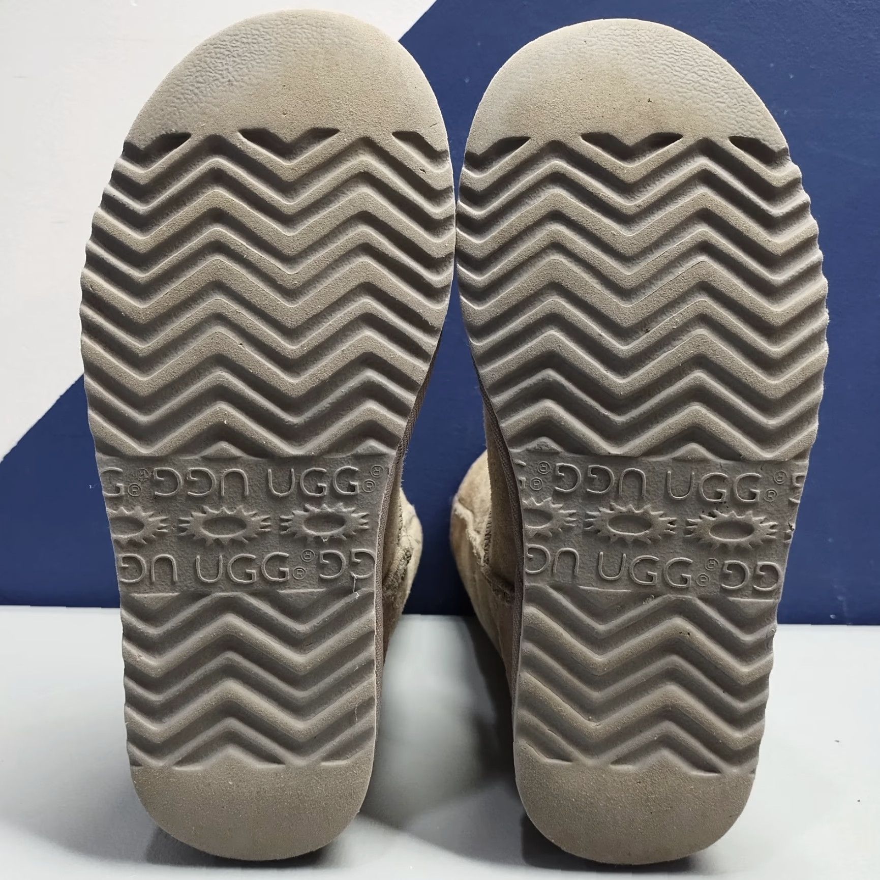 Ugg UGG Australia Classic Winter Boots Womens Size 6 Gray Suede Mid Calf Pull On Size US 6 / IT 36 - 6 Thumbnail