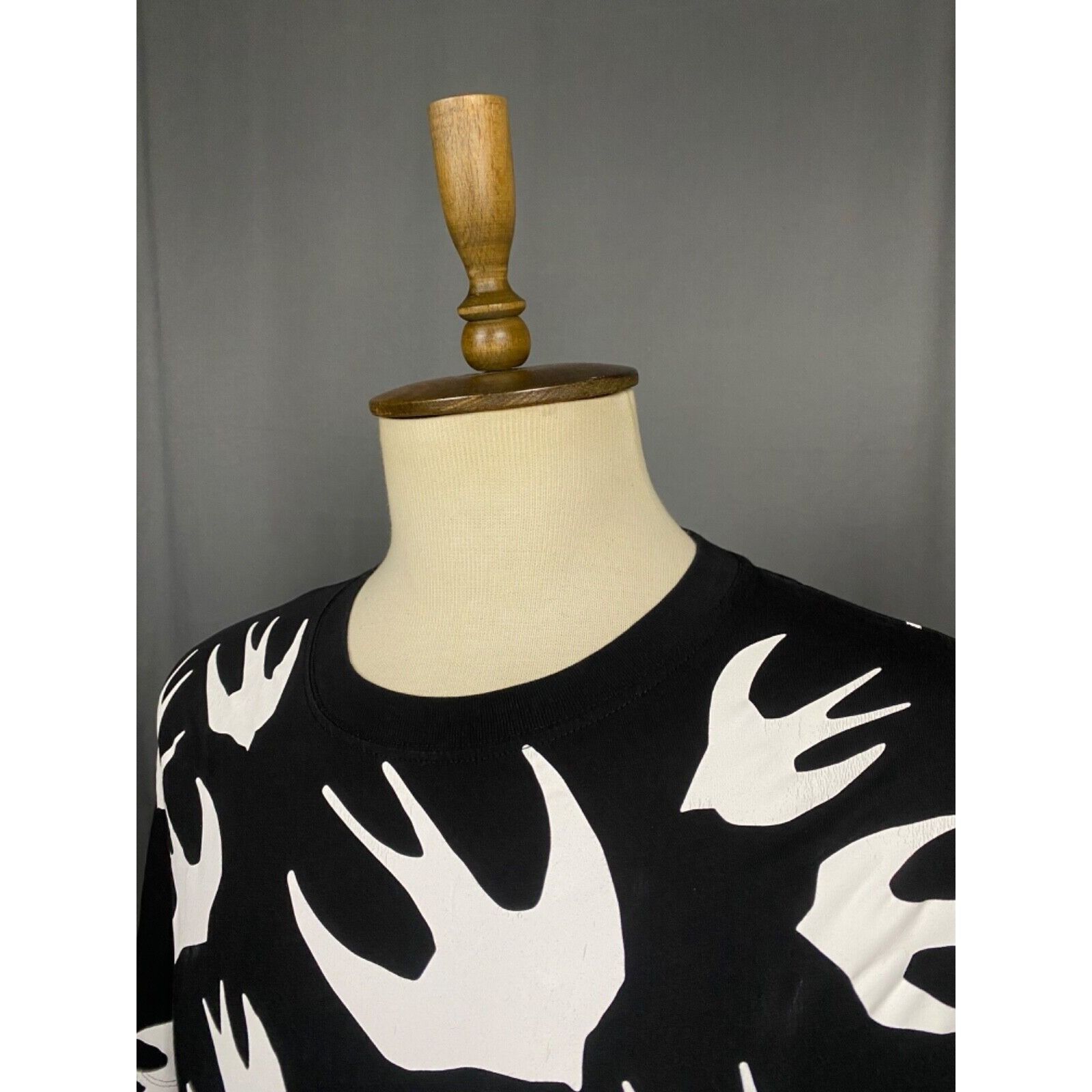Alexander McQueen Alexander McQueen McQ Signature Swallow Men's Black T-Shirt Size US S / EU 44-46 / 1 - 6 Thumbnail