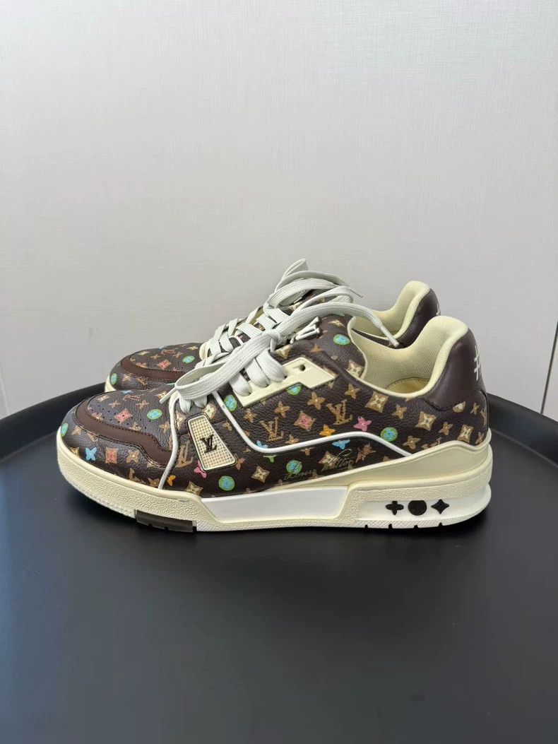 Louis Vuitton Tyler co-branded brown chocolate tri-color p