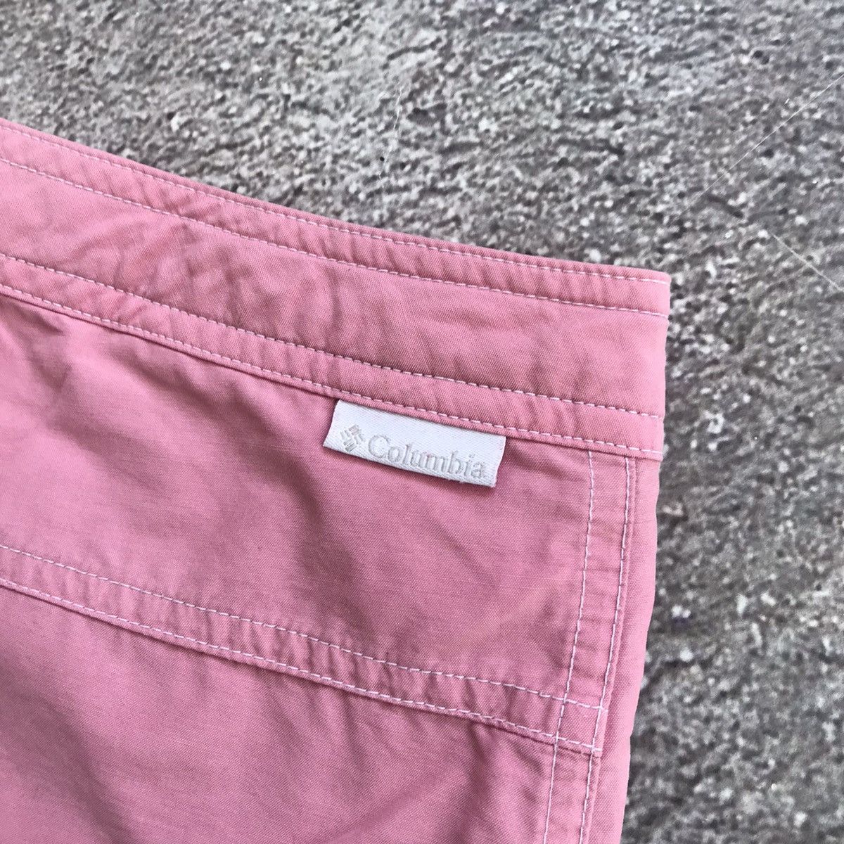 Vintage Vintage Y2K Pink Cargo Skirt Streetwear Pocket Detail 27 Size 27" / US 4 / IT 40 - 5 Thumbnail