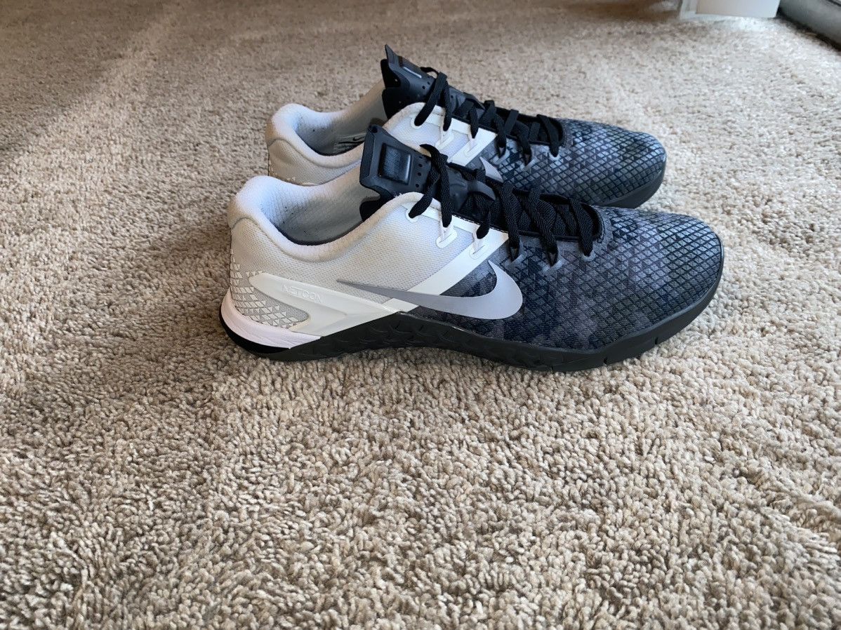 Nike metcon 4 xd wolf grey hotsell