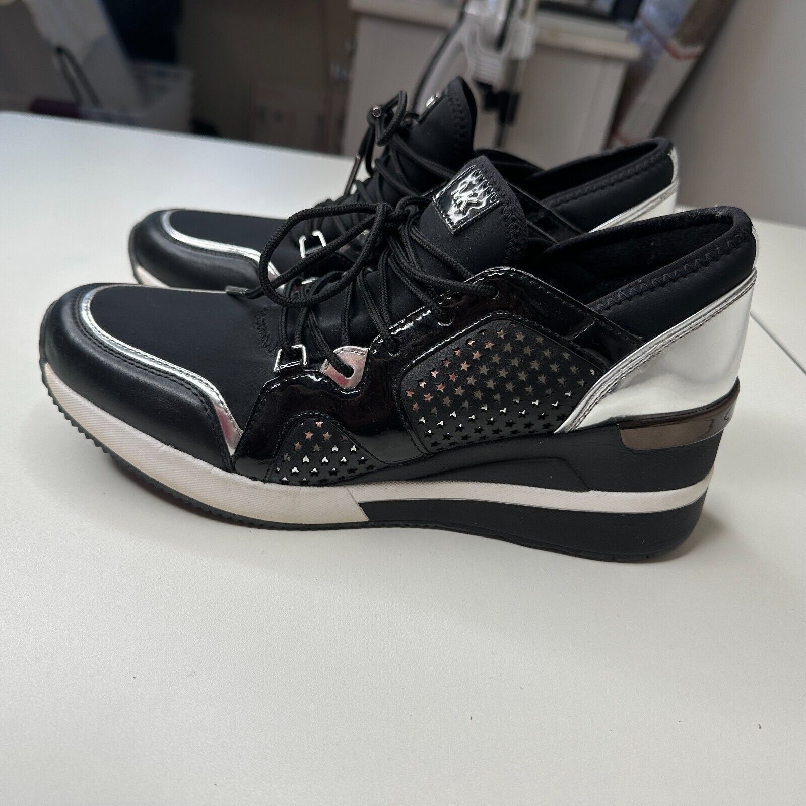 Michael Kors Michael Kors Black Scout Trainer Scuba Leather Sneaker 9 Size US 9 / IT 39 - 7 Thumbnail