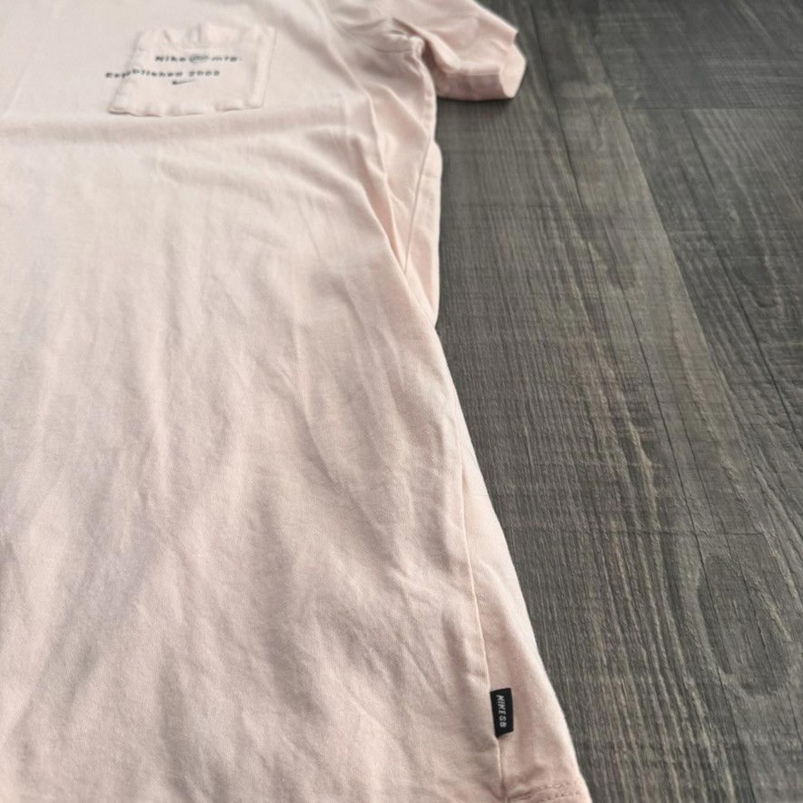 Nike SB NIKE • NIKE SB "Logo Skate" Tee (XL) Size US XL / EU 56 / 4 - 7 Thumbnail