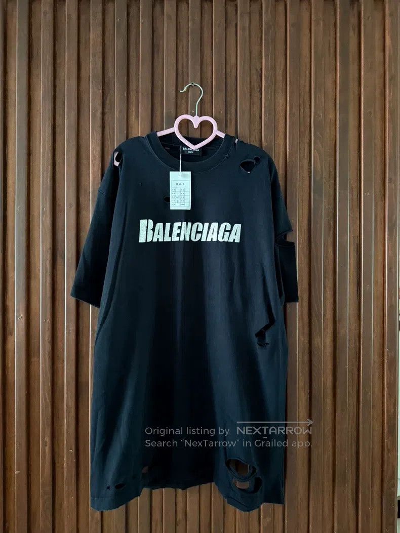 Balenciaga Balenciaga Short Sleeve with Large Rips Size US XXS / EU 40 - 1 Thumbnail