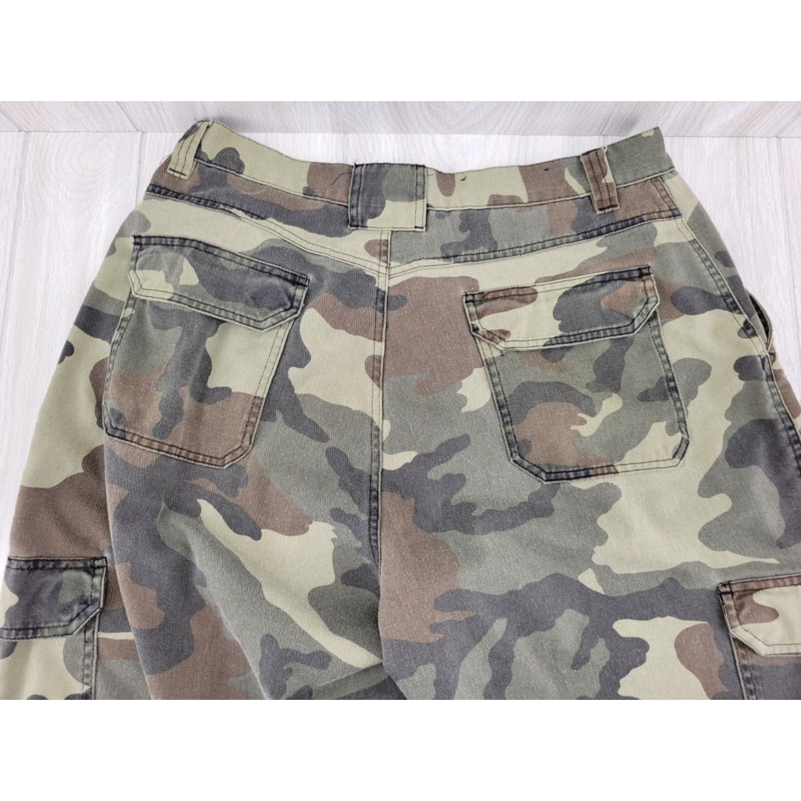 Vintage VINTAGE Big Creek Clothing Co. Camo Hunting Pants Mens 34x30 Camouflage Cargo Pants Mens Boys Womens not applicable Size US 34 / EU 50 - 7 Thumbnail