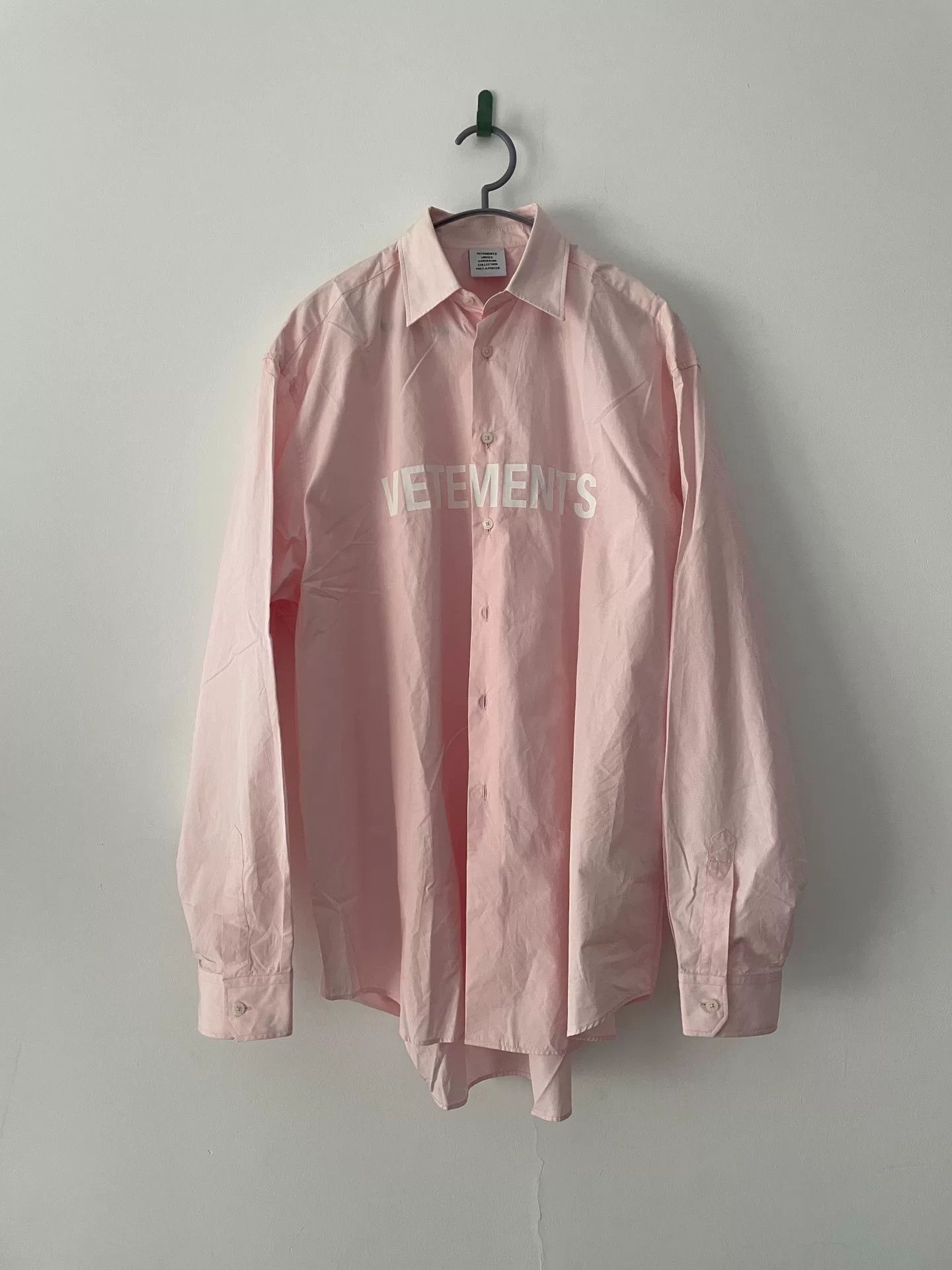 Vetements vetements logo oversized pink shirt Size XS / US 0-2 / IT 36-38 - 1 Thumbnail