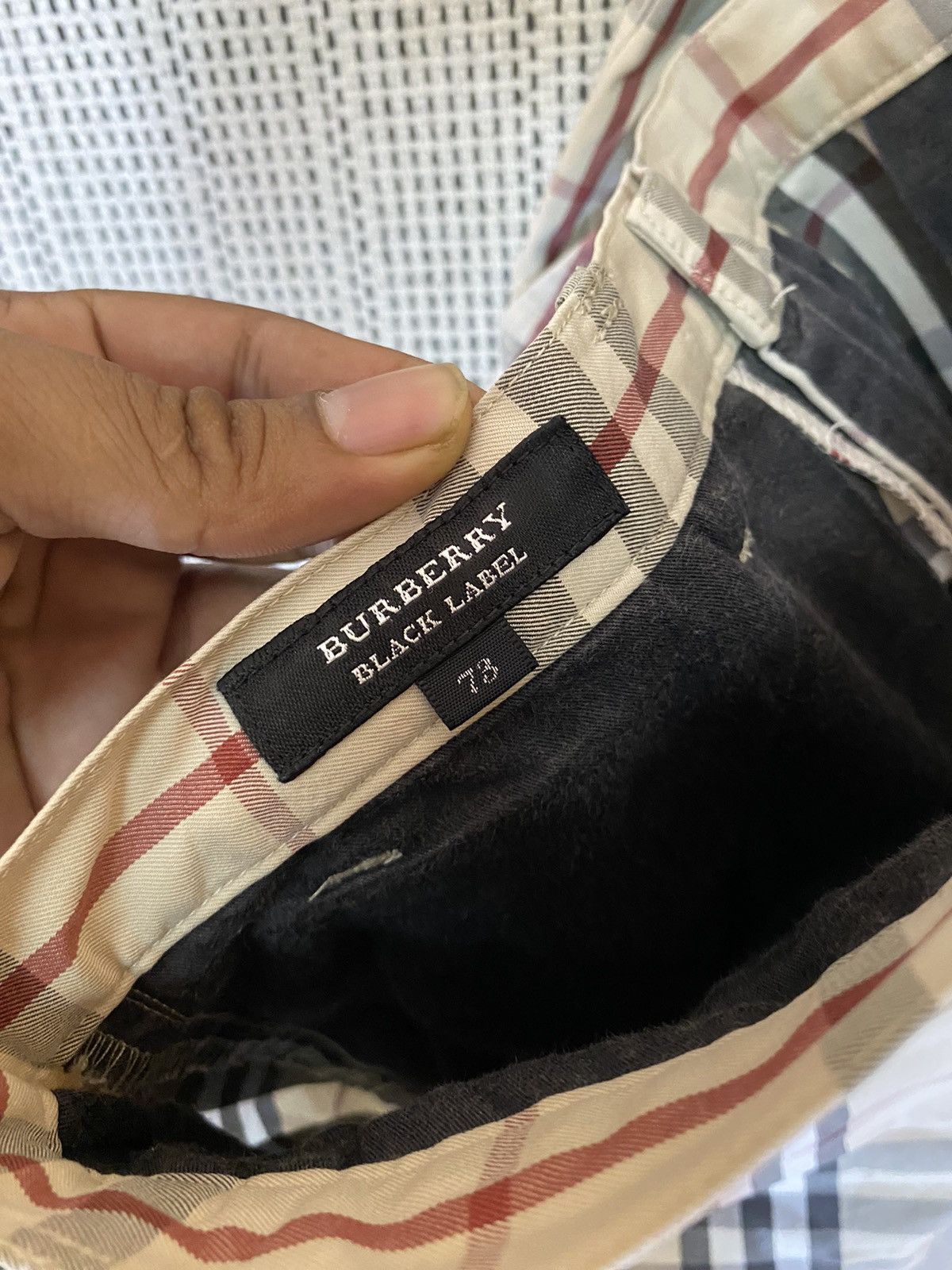 Burberry ‼️BURBERRY BLACK LABEL CARGO SHORT PANT NOVACHECK SPLITCOLOUR Size US 32 / EU 48 - 11 Thumbnail