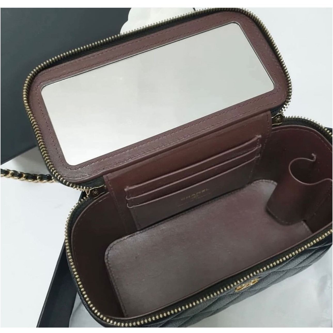Chanel Chanel Caviar Small Chain Vanity Case. Size ONE SIZE - 5 Thumbnail