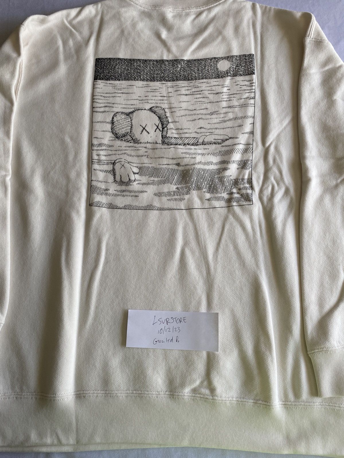 Kaws × Uniqlo Kaws x Uniqlo Companion 01 Off White Crewneck XXL Rare Size* Size US XXL / EU 58 / 5 - 2 Thumbnail