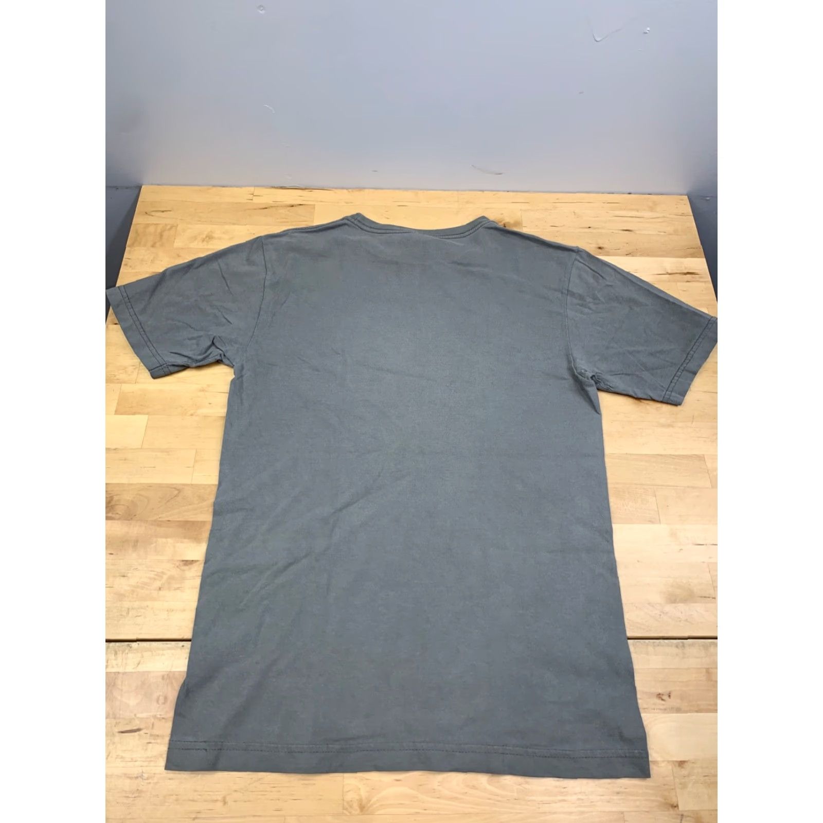 Volcom VINTAGE Volcom T-Shirt Mens S Gray Beach Y2K Stone Surf 11576 Size US S / EU 44-46 / 1 - 7 Thumbnail