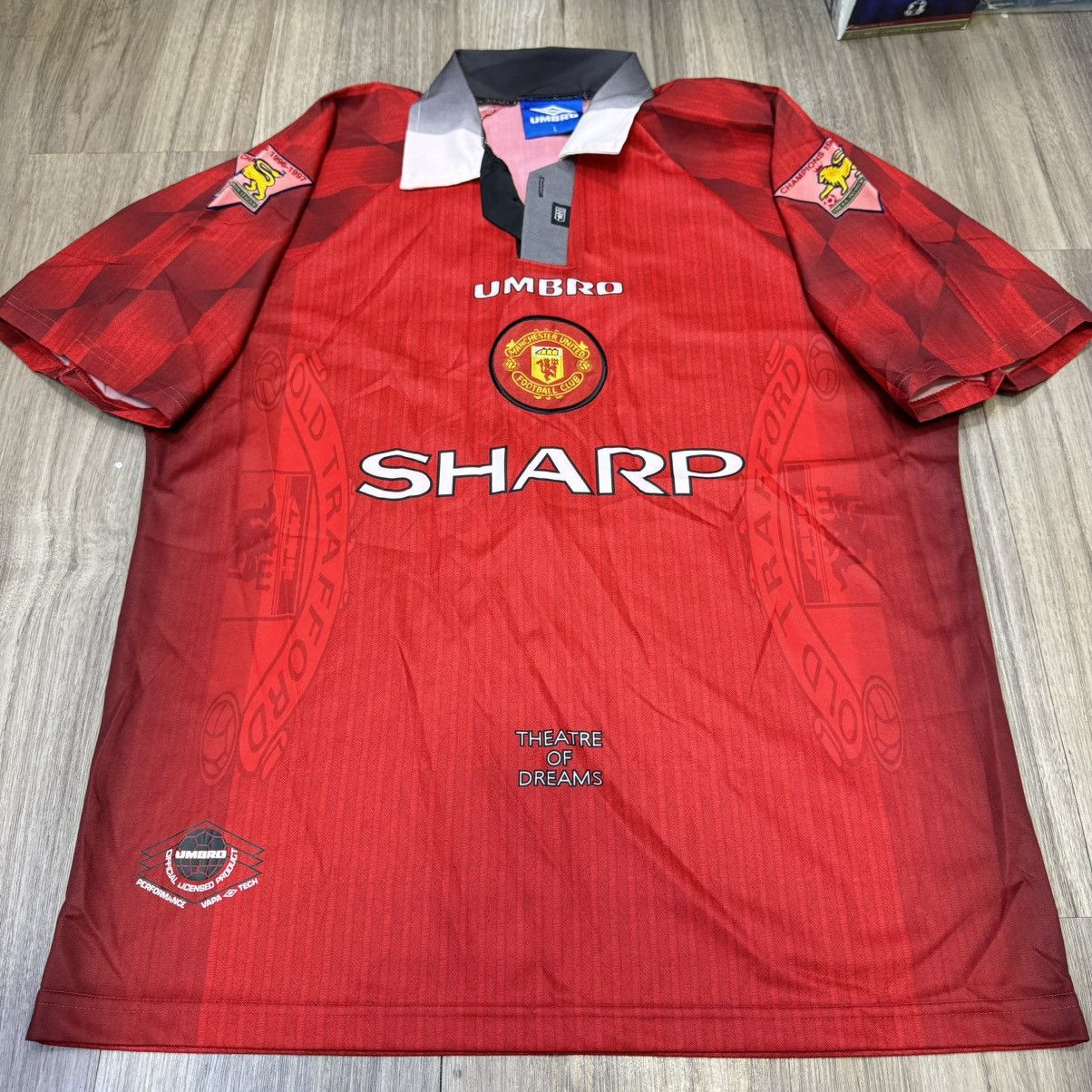 Umbro × Vintage Manchester United 97/98 home shirt #7 Cantona Size US L / EU 52-54 / 3 - 1 Thumbnail
