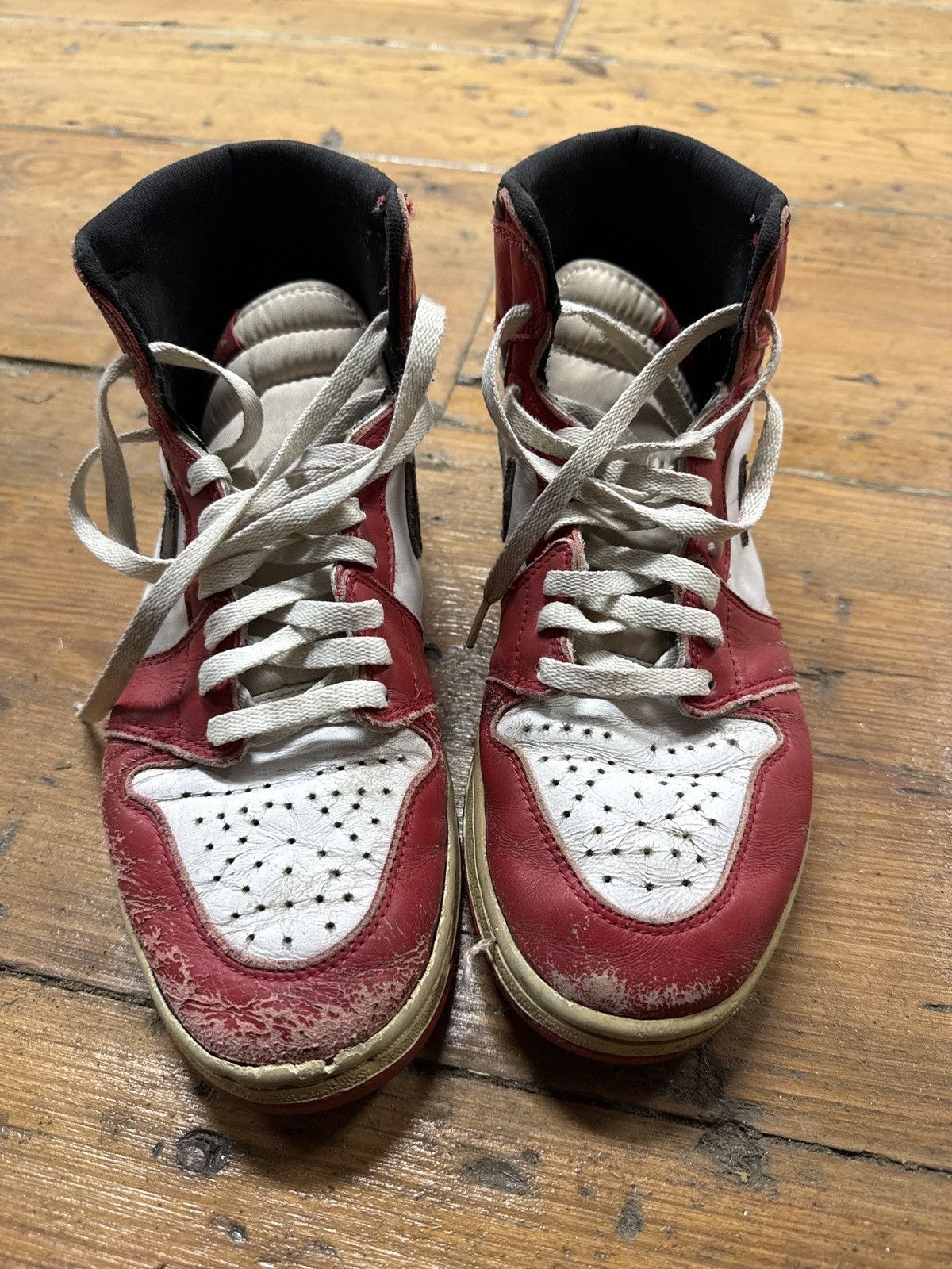 Nike 1994 nike Jordan 1 “chicago” Size US 10.5 / EU 43-44 - 5 Thumbnail