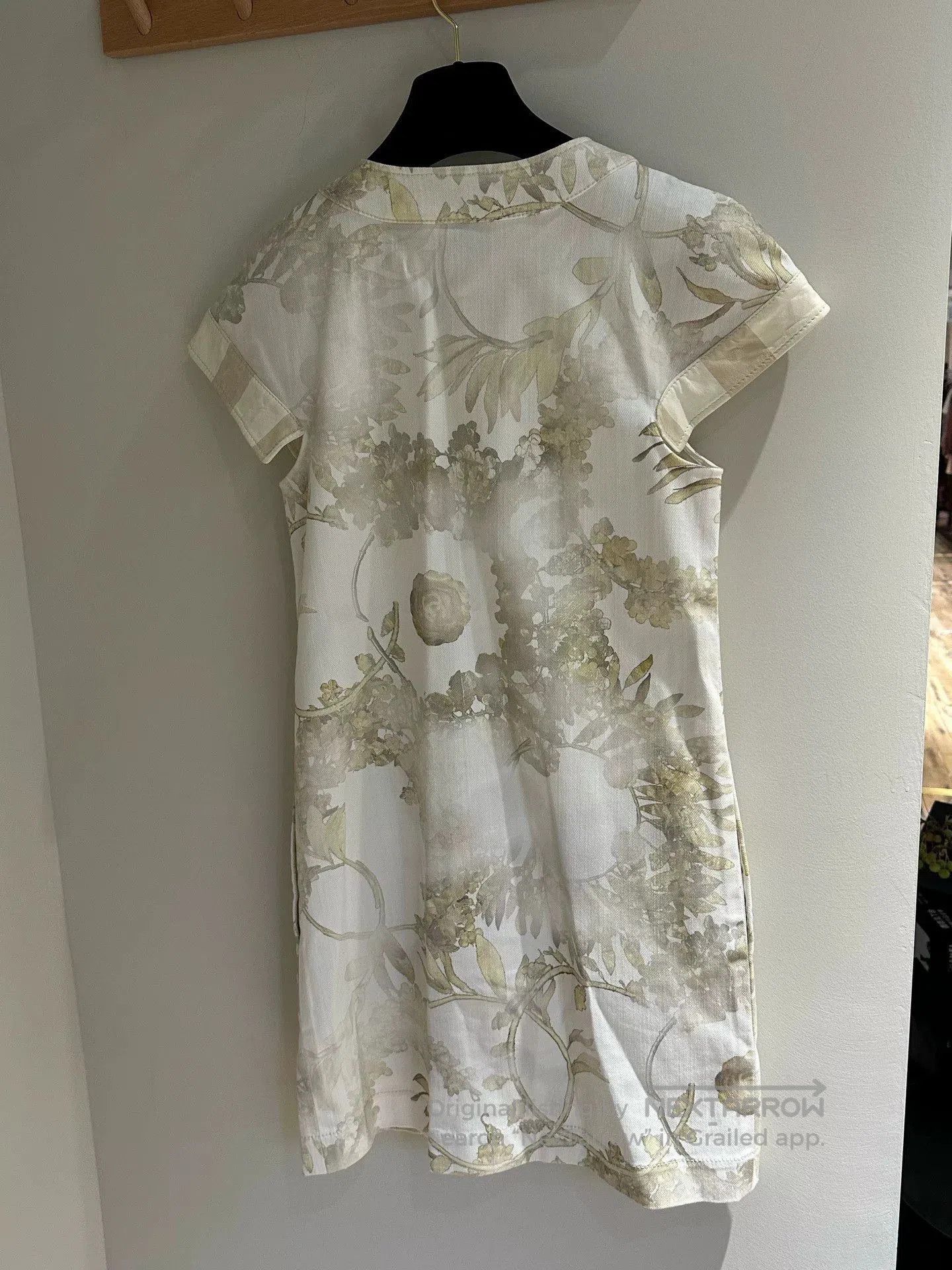 Chanel Chanel Greek Floral Lambskin Short-Sleeve Dress. Size US 34 / EU 50 - 2 Thumbnail
