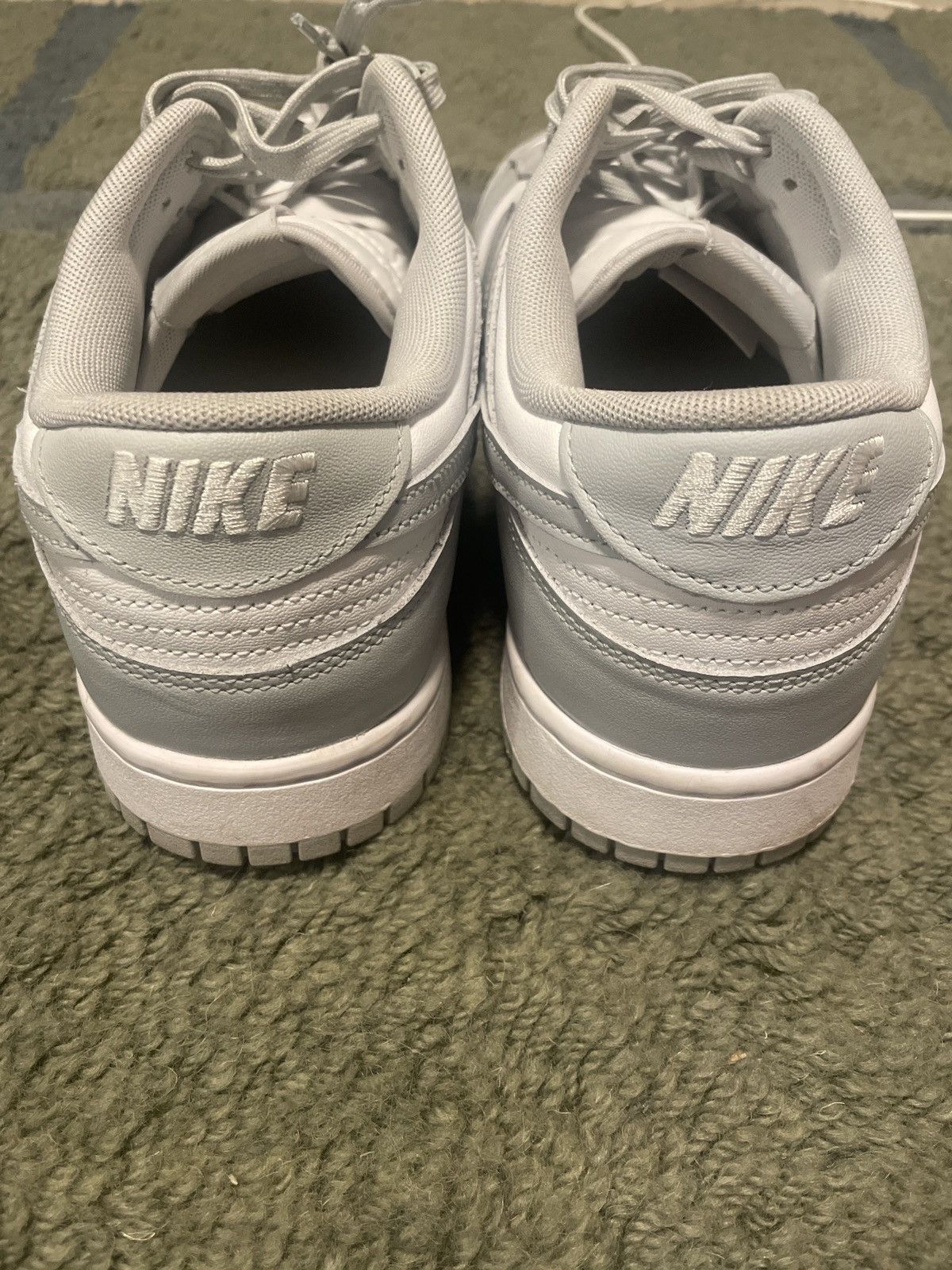 Nike Excellent Condition Wolf Grey and White Low Dunk in Size 13 Size US 13 / EU 46 - 5 Thumbnail
