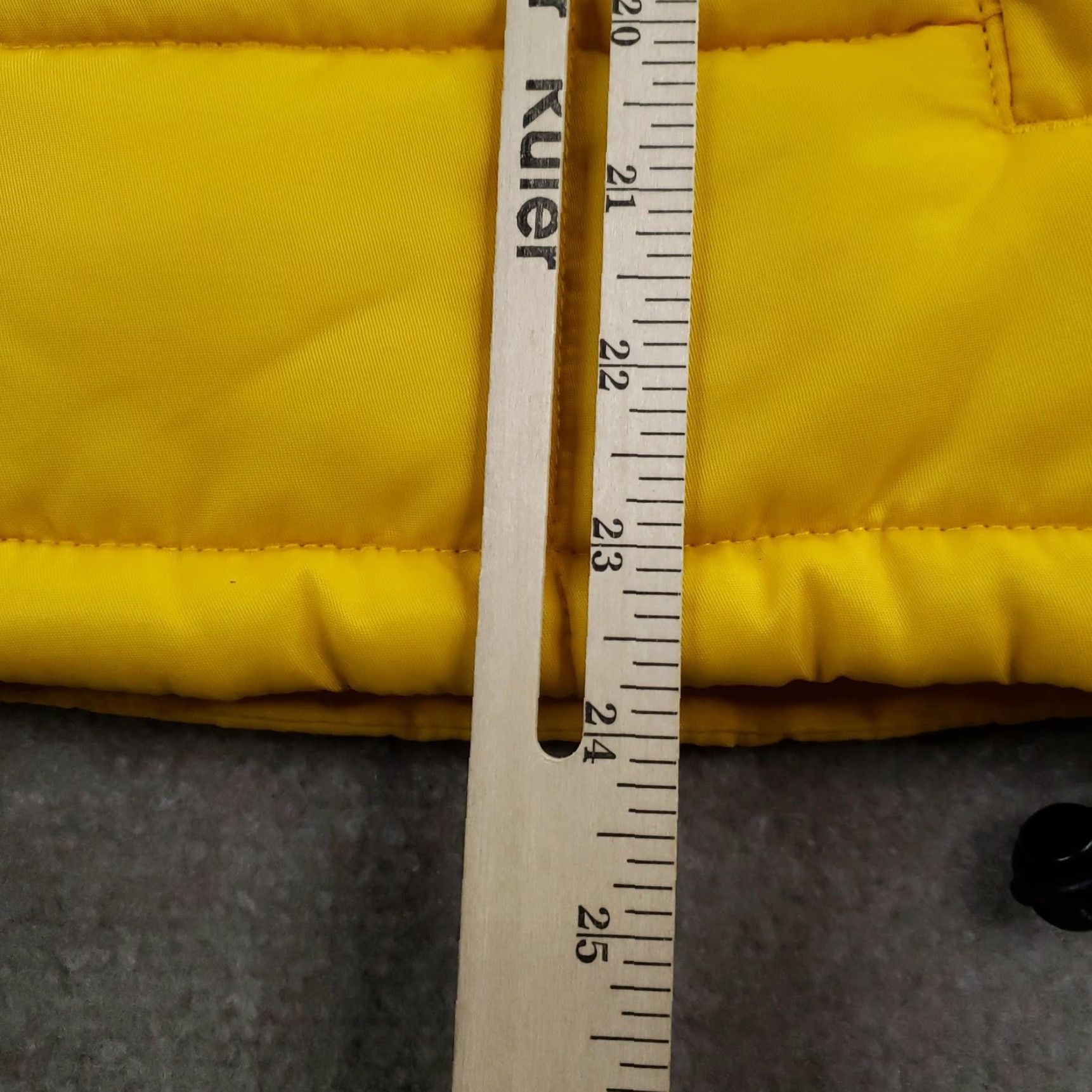 Gap VINTAGE GAP Vest Mens Small Yellow Puffer Quilted Zip Front Nylon Outdoor Hiking Size US S / EU 44-46 / 1 - 4 Thumbnail