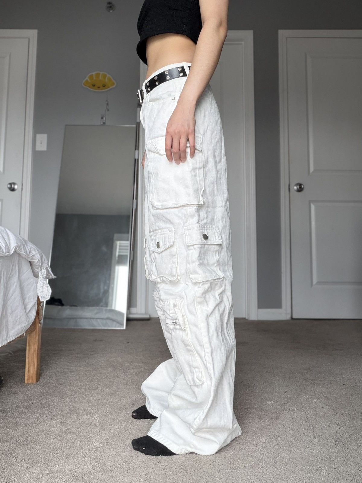 Fashion Nova White Multi-Pocket Wide Leg High Waisted Baggy Cargo Pants Size 28" / US 6 / IT 42 - 9 Thumbnail
