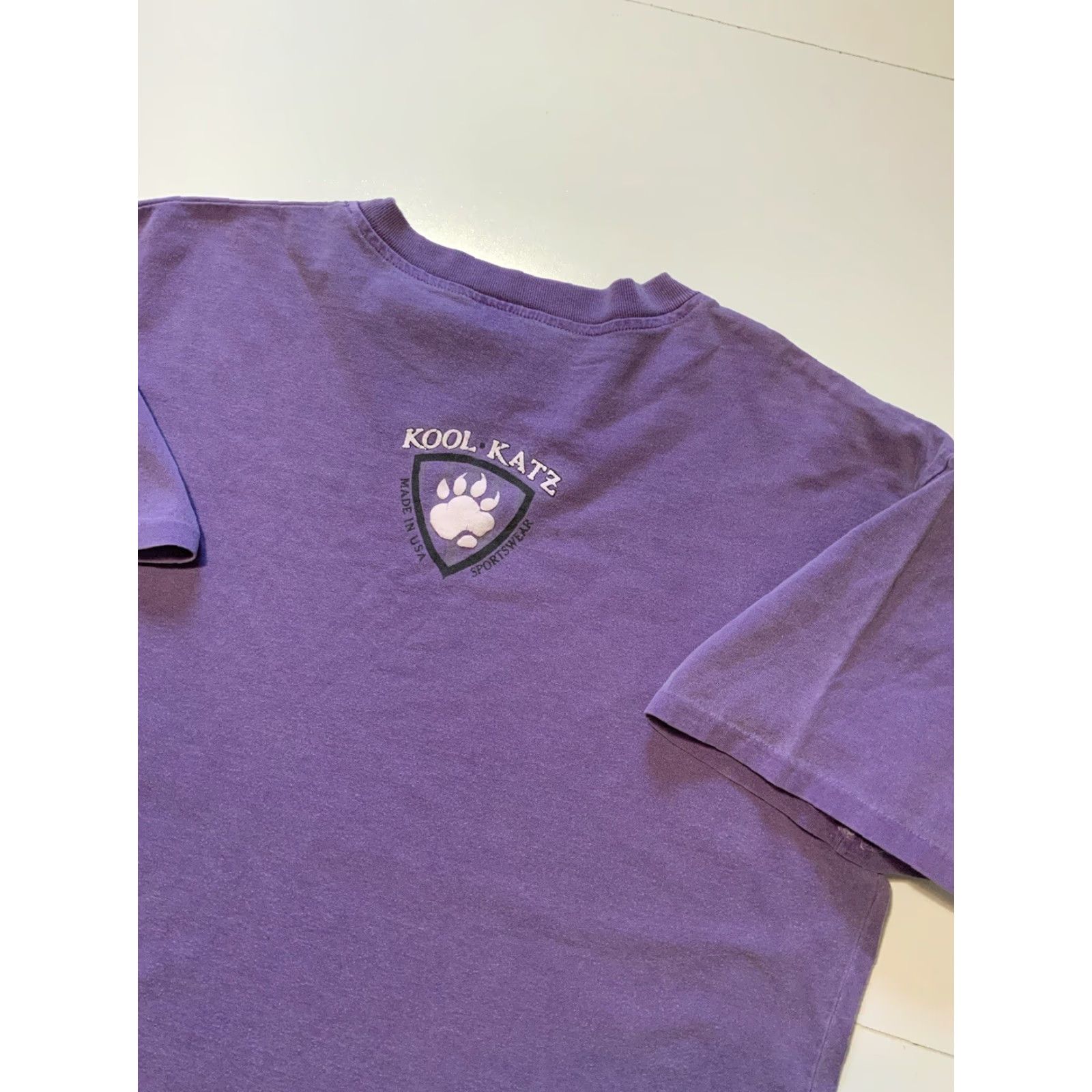 Vintage VINTAGE Kool Katz Purple Heavy Cotton Crewneck T-Shirt Sz. L Paw Puff Print 90s Made In USA Mens/Womens Size US L / EU 52-54 / 3 - 5 Thumbnail