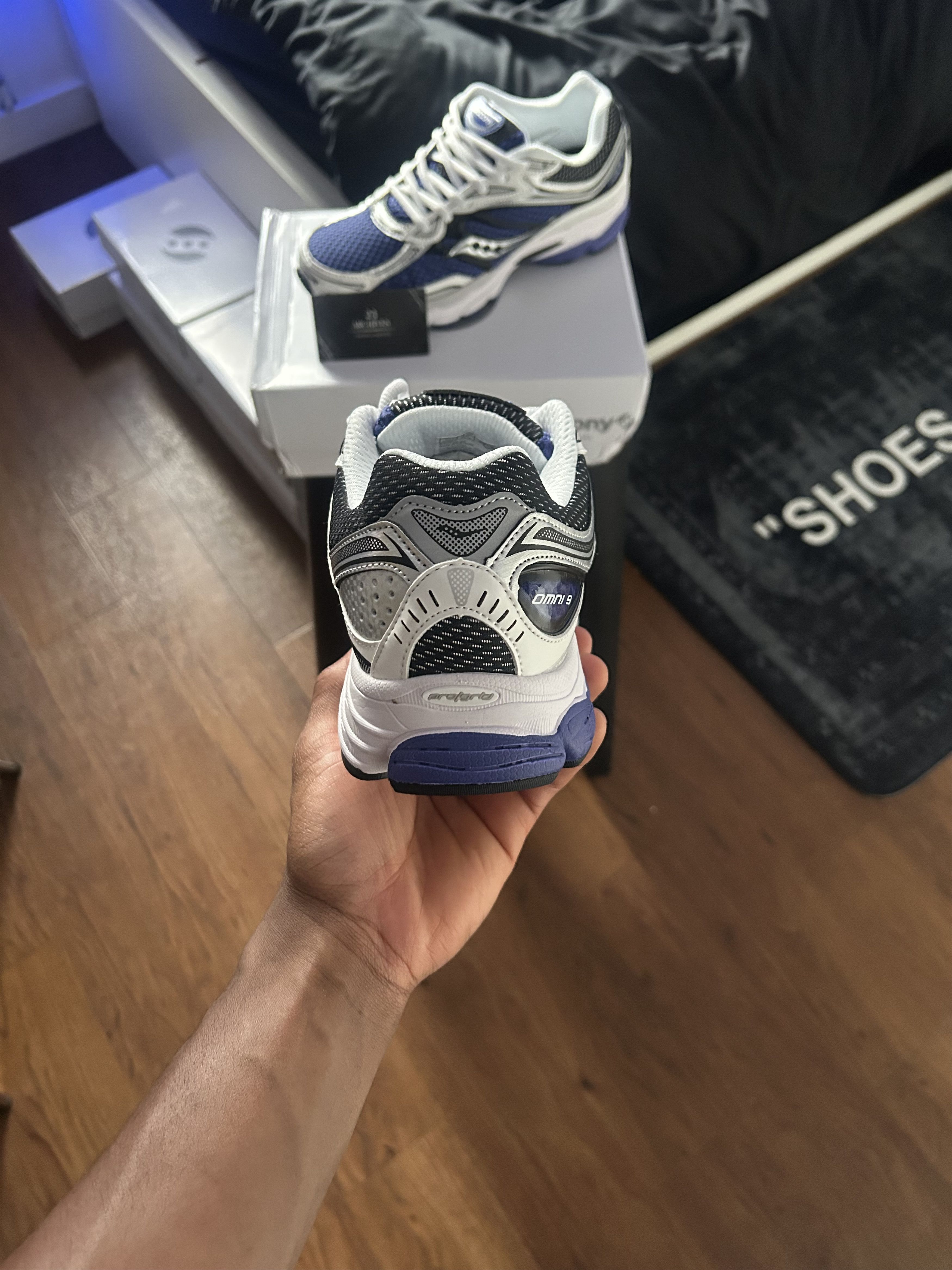 Saucony Saucony Omni Grid 9 - Gravel Caviar Size US 8.5 / EU 41-42 - 4 Thumbnail