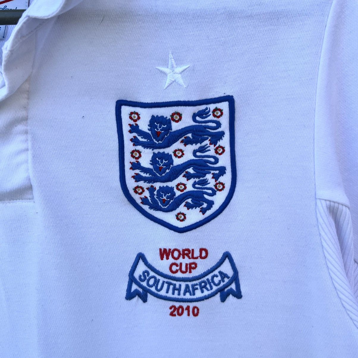 Umbro England 2010 Football Shirt Umbro South Africa World Cup Size US M / EU 48-50 / 2 - 3 Thumbnail