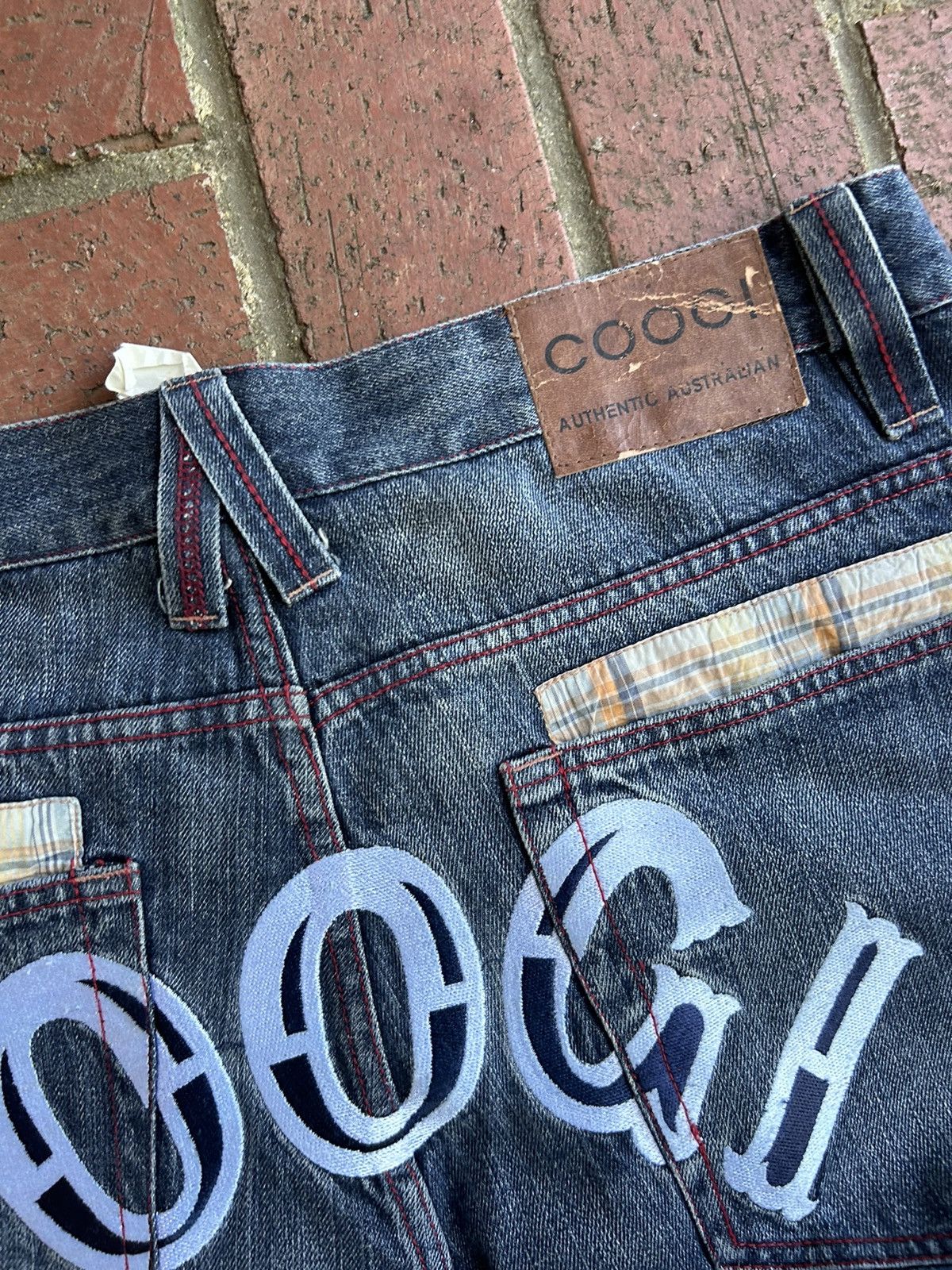 Vintage Coogi rare baggy faded embroidered denim jeans