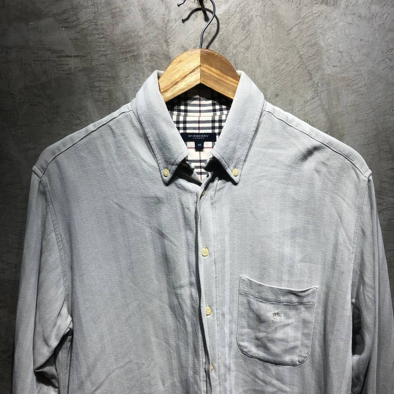Burberry Burberry Small logo button down long sleeves Size US L / EU 52-54 / 3 - 2 Thumbnail