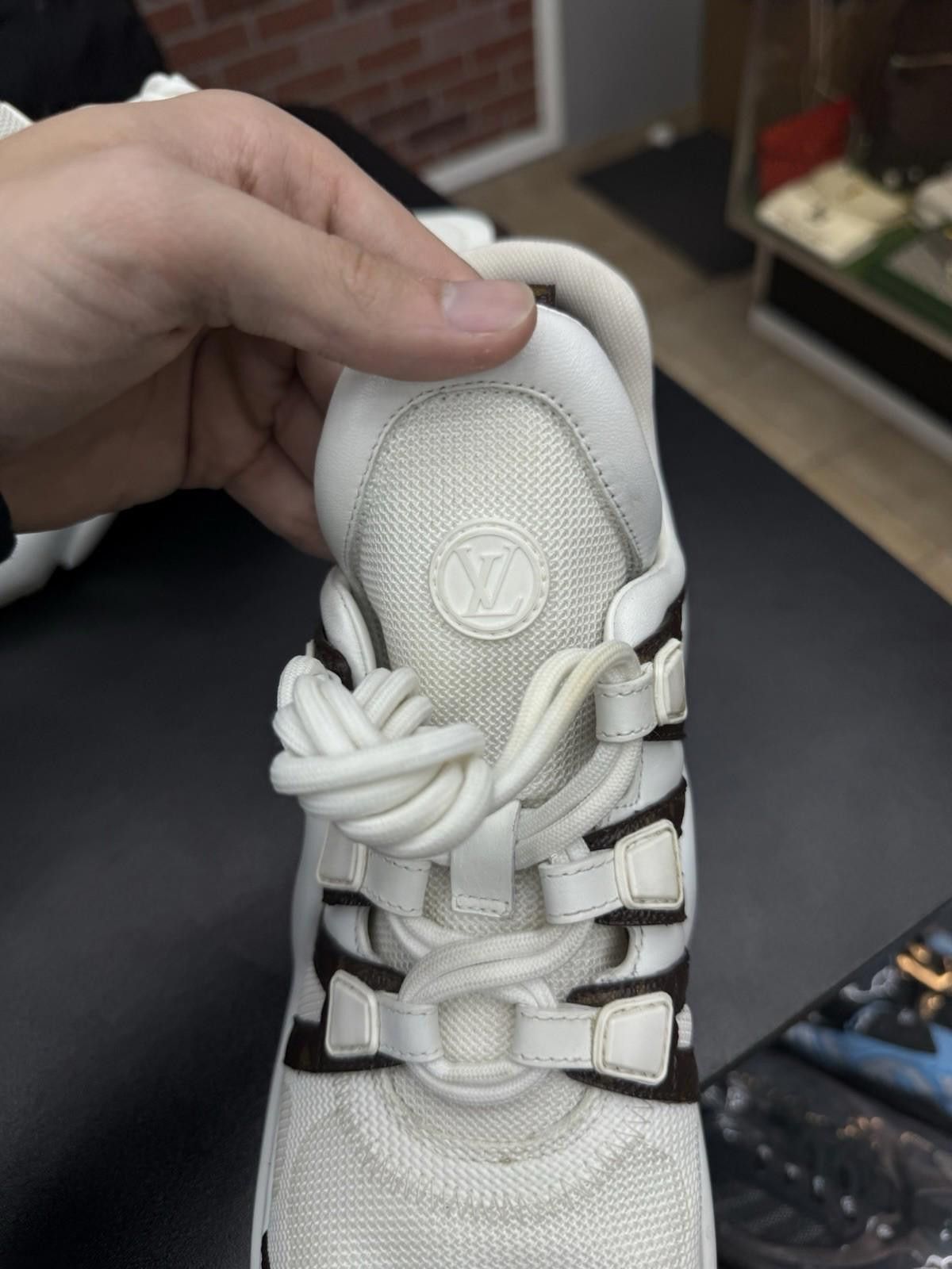 Louis Vuitton Louis Vuitton Archlight Trainer Monogram White 39.5LV/9.5US Size US 9.5 / IT 39.5 - 9 Thumbnail