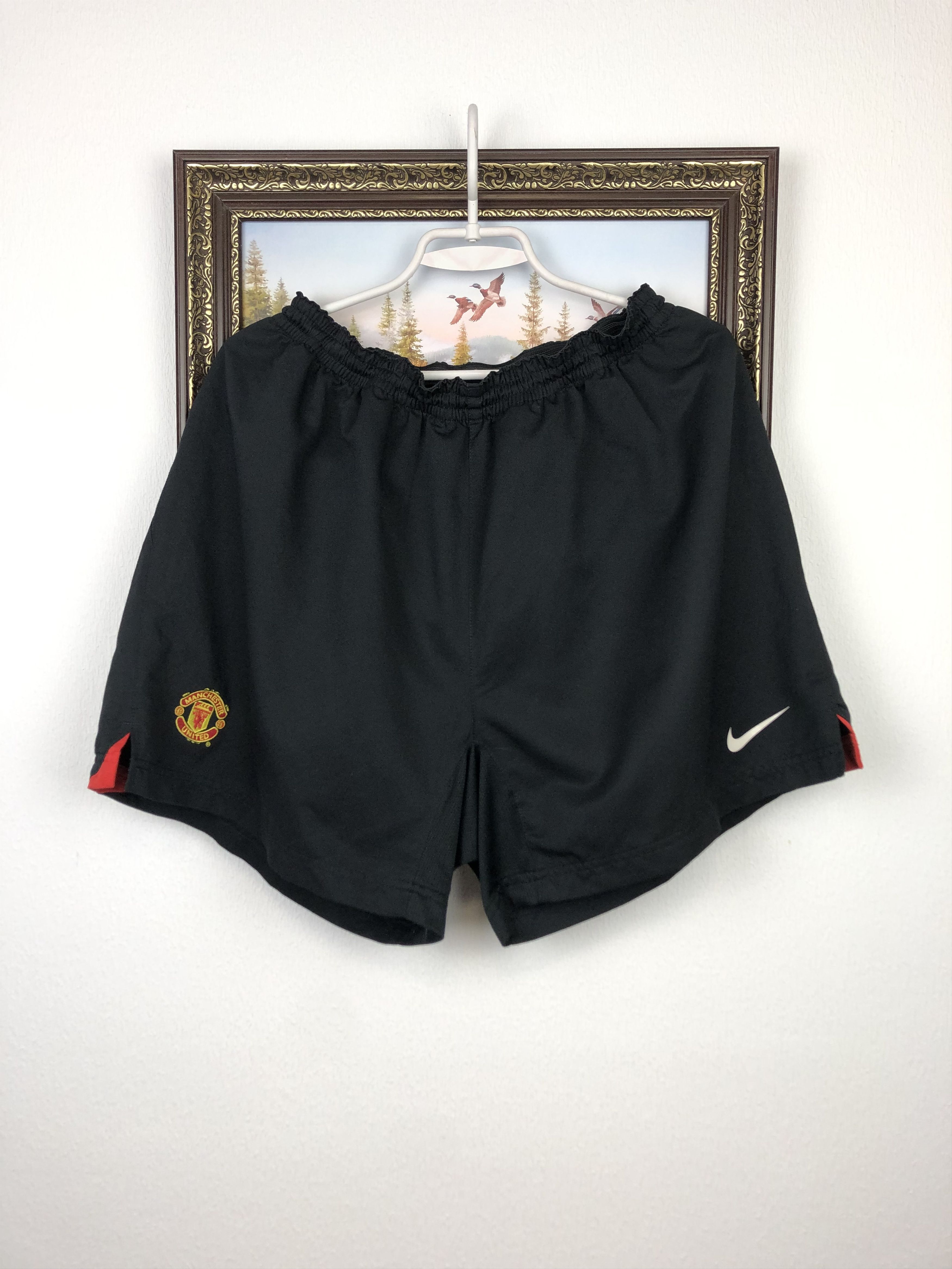Nike Vintage Nike Manchester United Football Shorts Soccer SizeXL Size US 36 / EU 52 - 1 Thumbnail