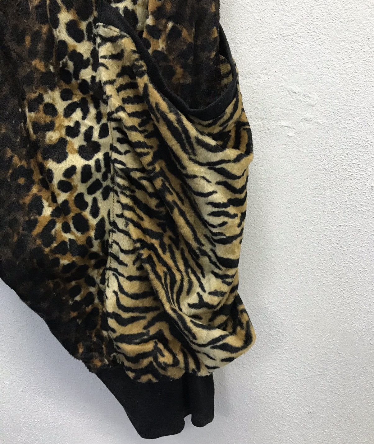 Japanese Brand × Vintage Vintage Tiger Pattern Pants Size US 29 - 7 Thumbnail