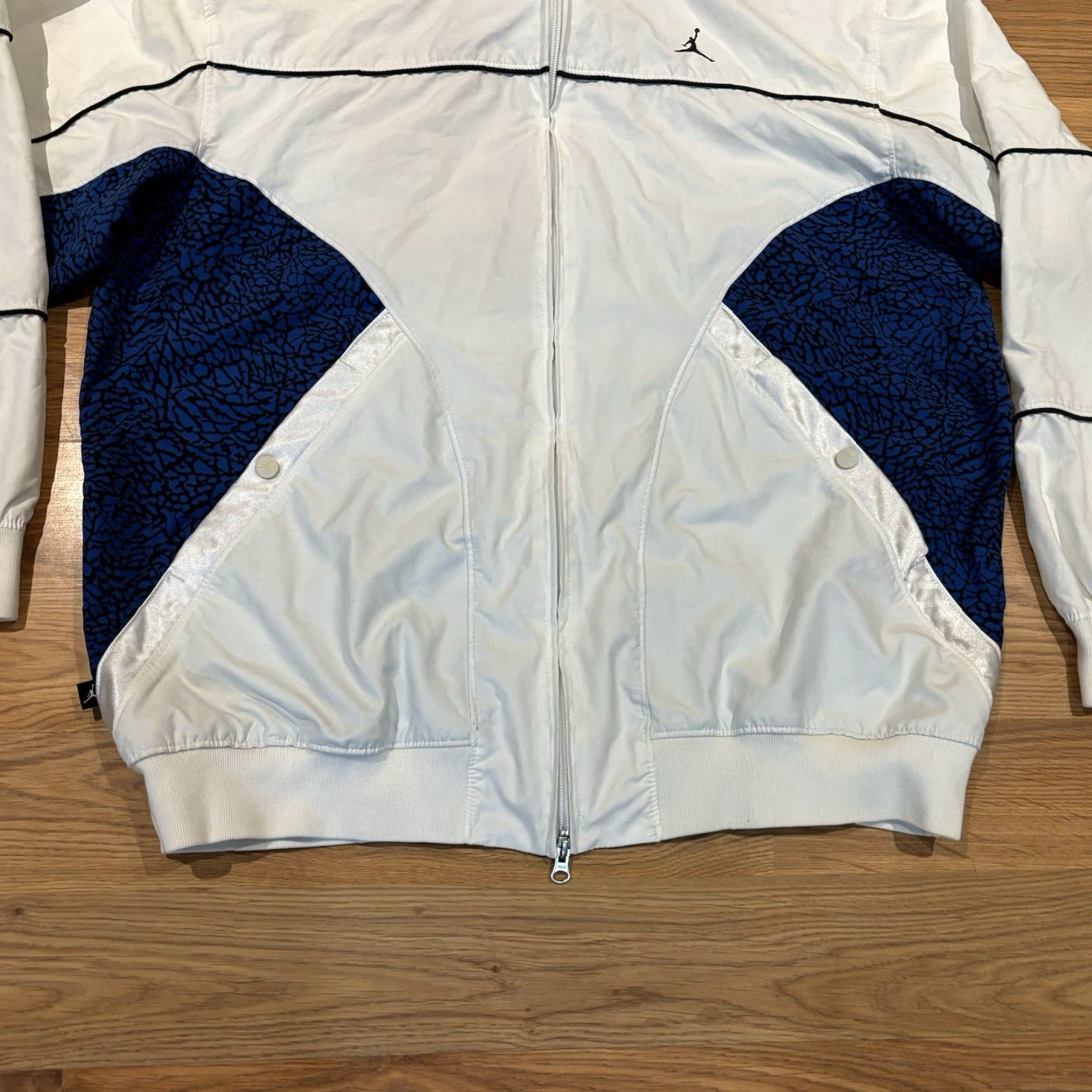 Nike Nike Air Jordan White Cement 3 Windbreaker Jacket Full Zip Blue Leopard Mens XL Size US XL / EU 56 / 4 - 4 Thumbnail