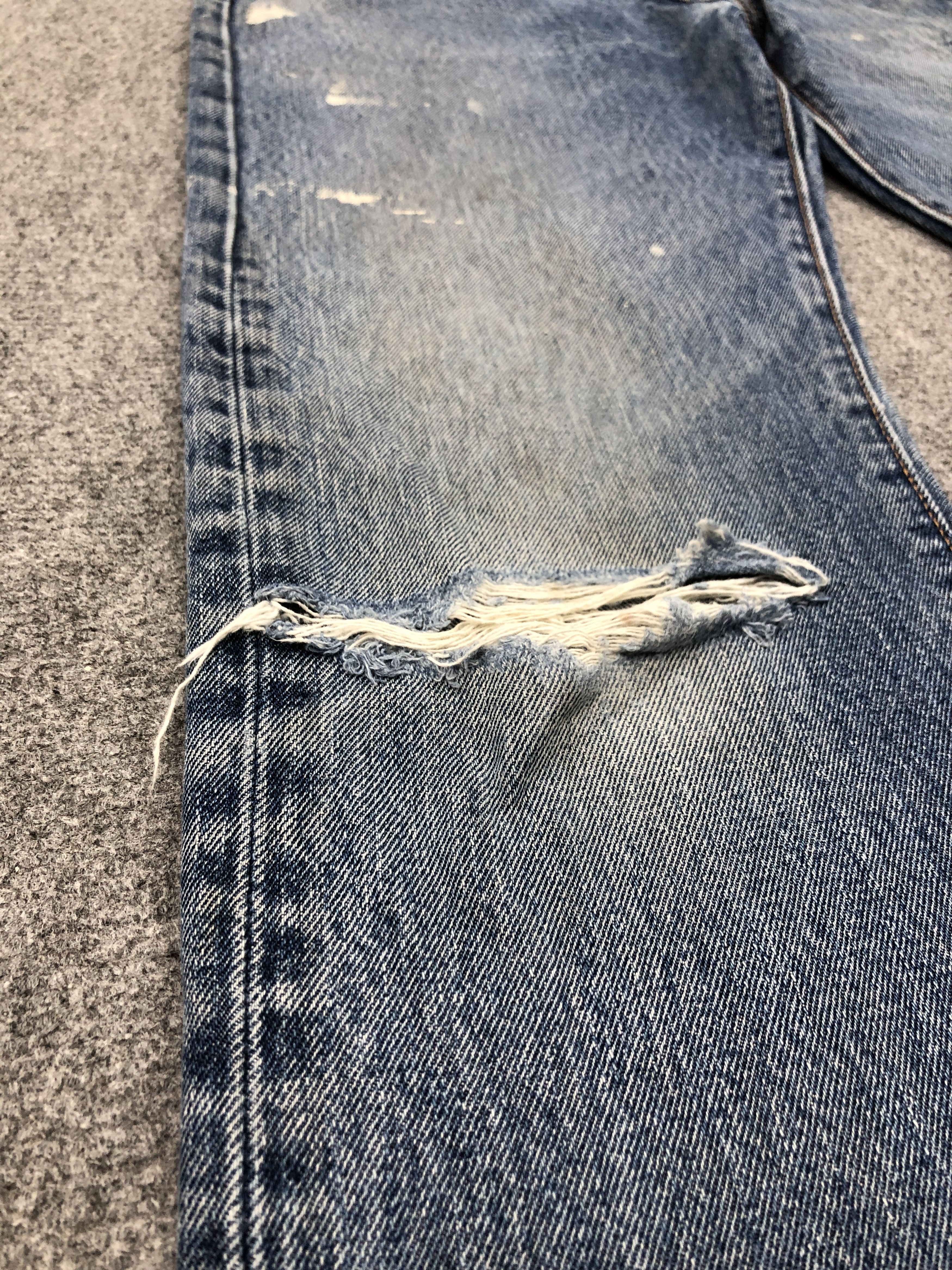 Levi's × Vintage Distressed Vintage Levi's 501 Blue Jeans Size US 32 / EU 48 - 11 Thumbnail