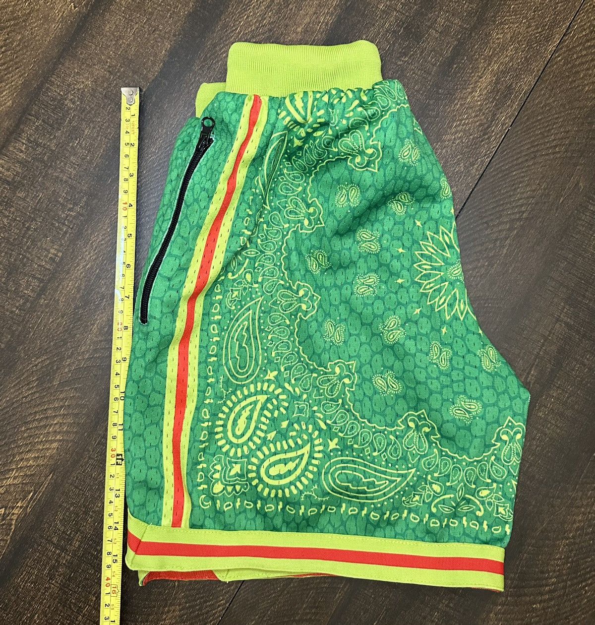 Collect and Select Collect and Select Christmas Kobe Grinch Mamba Shorts-XXS Size US 28 / EU 44 - 8 Thumbnail
